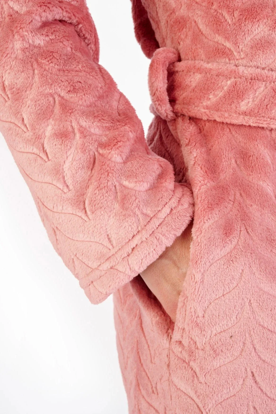 Embossed Pattern Fleece 46 Inch Dressing Gown - Pink - Image 3