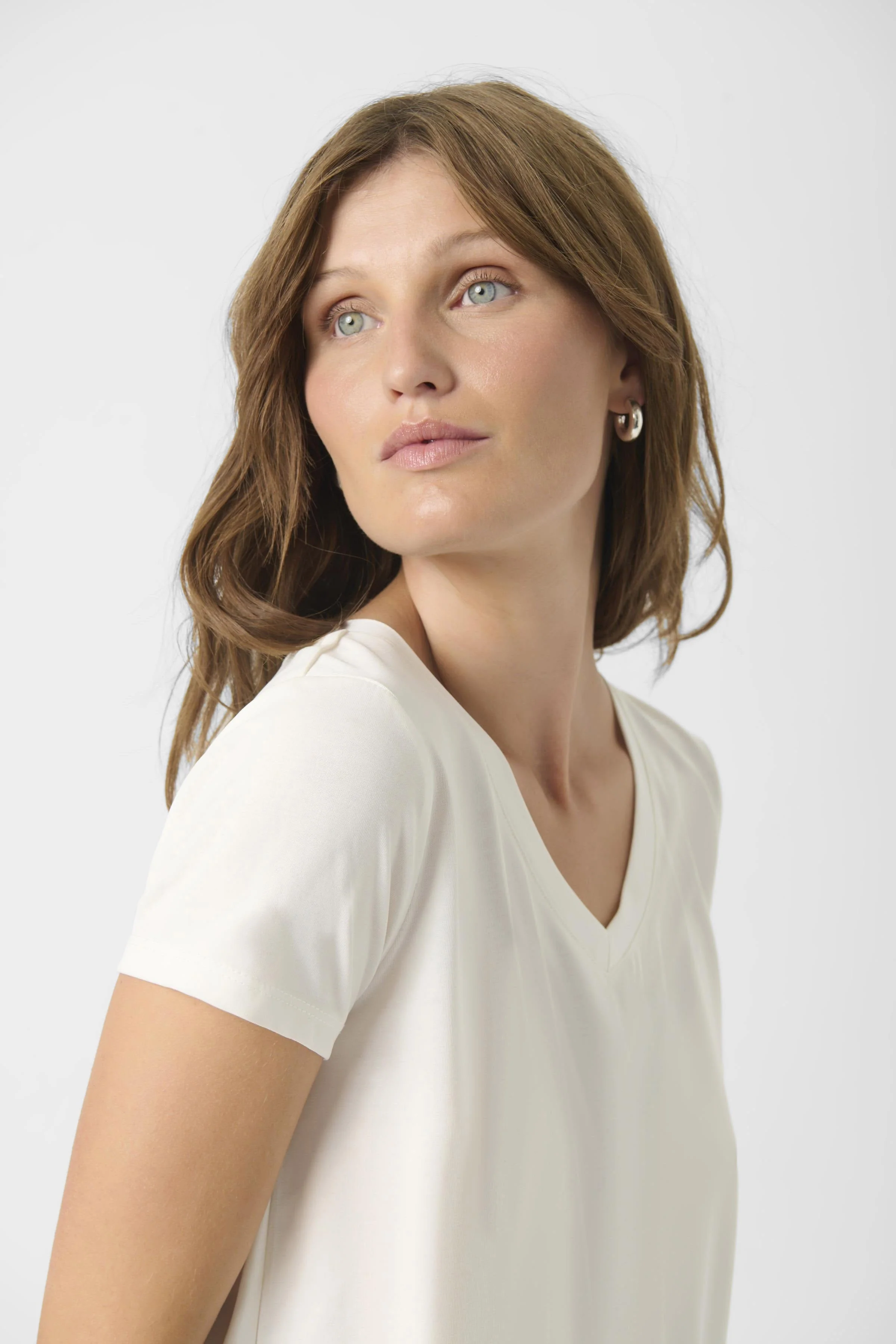 Columbine Modal Blend V-Neck T-Shirt - Broken White - Image 4