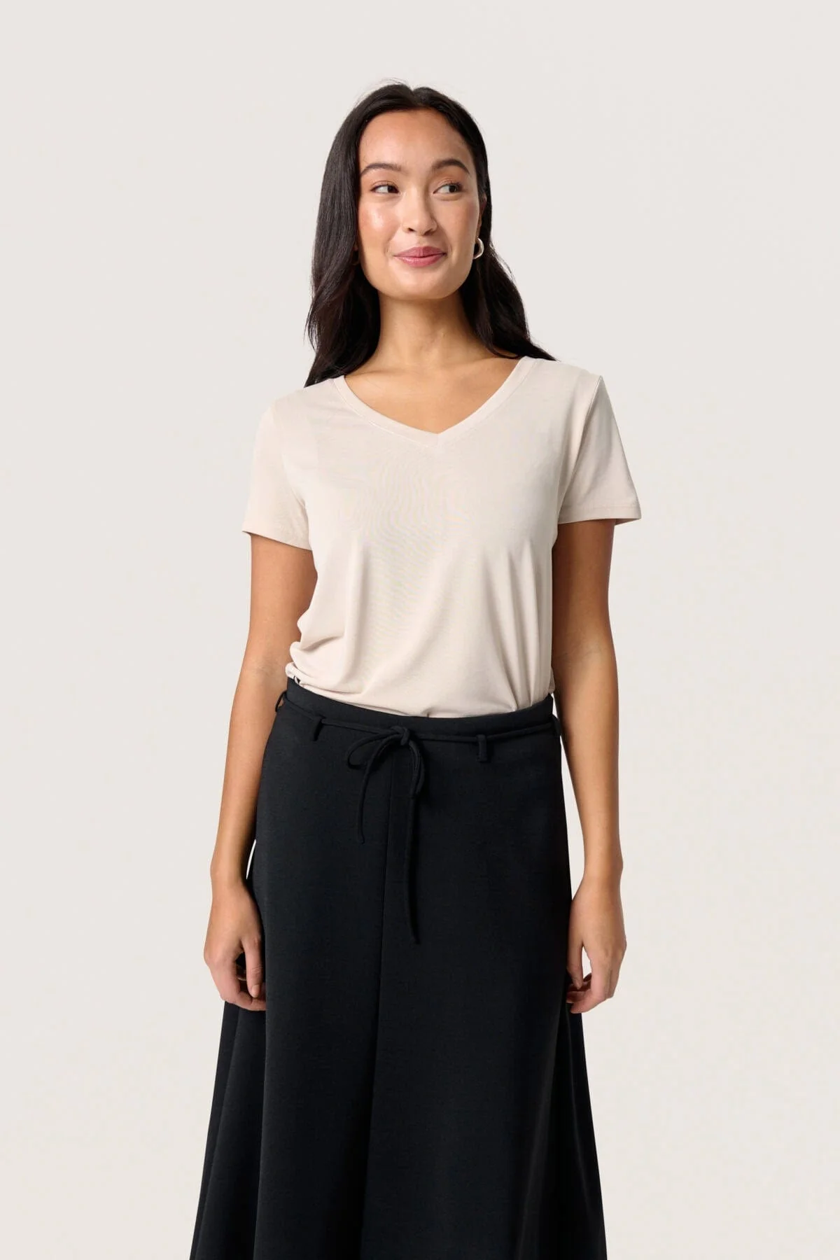 Columbine V-Neck Short Sleeve - Ancient Scroll - Image 2