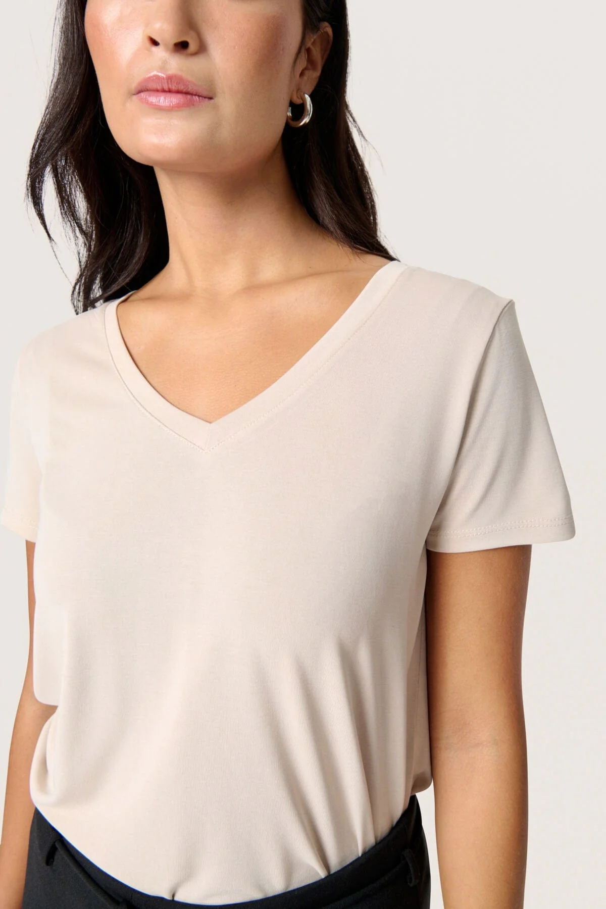 Columbine V-Neck Short Sleeve - Ancient Scroll - Image 5