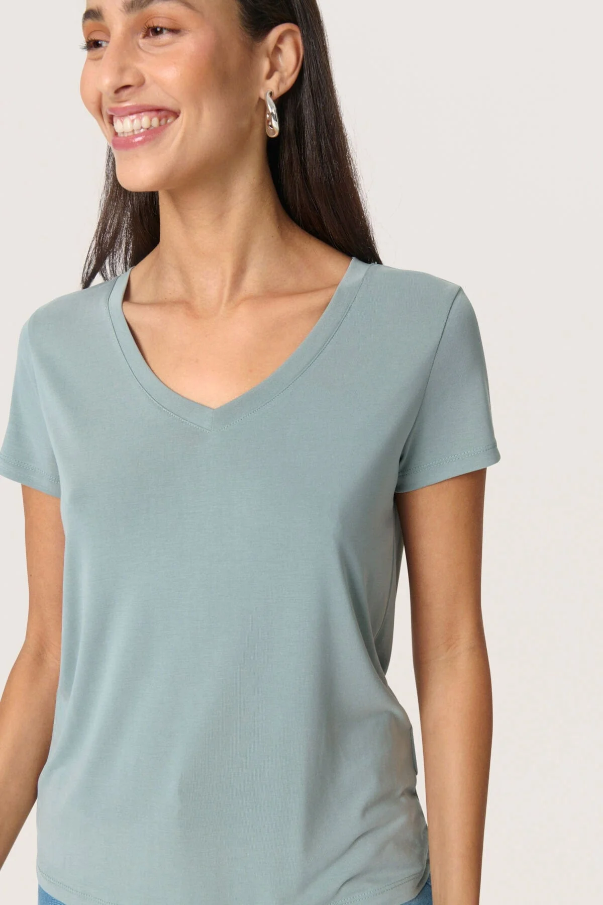 Columbine V-Neck Short Sleeve - Silver Blue - Image 5