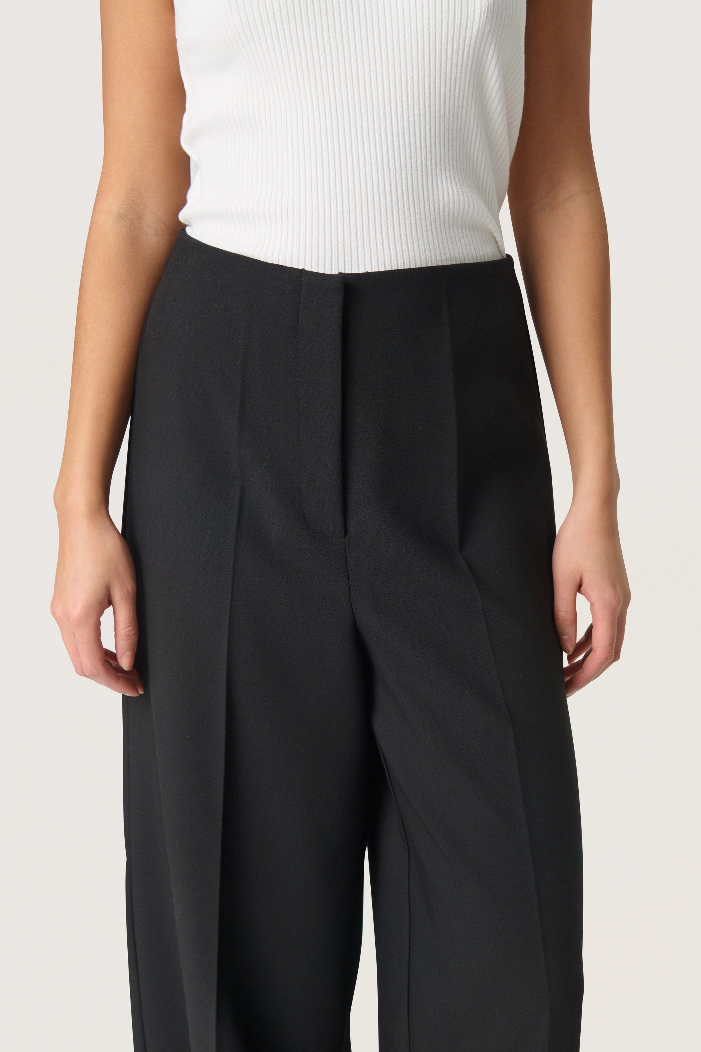 Corinne Wide Cropped Trousers - Black - Image 6