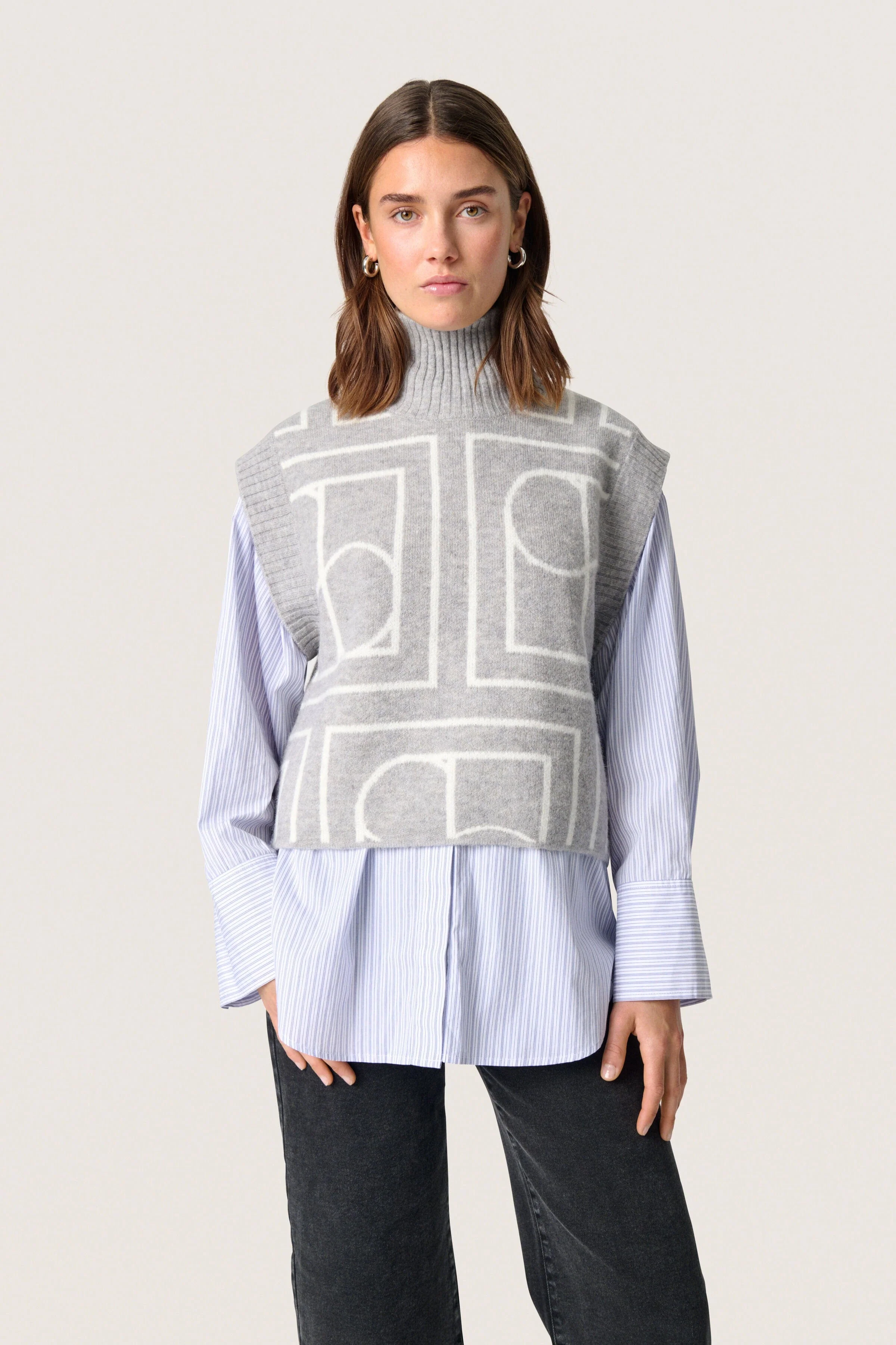 Hedaya Logo Print Sleeveless Jumper - Porpoise Monogram - Image 2