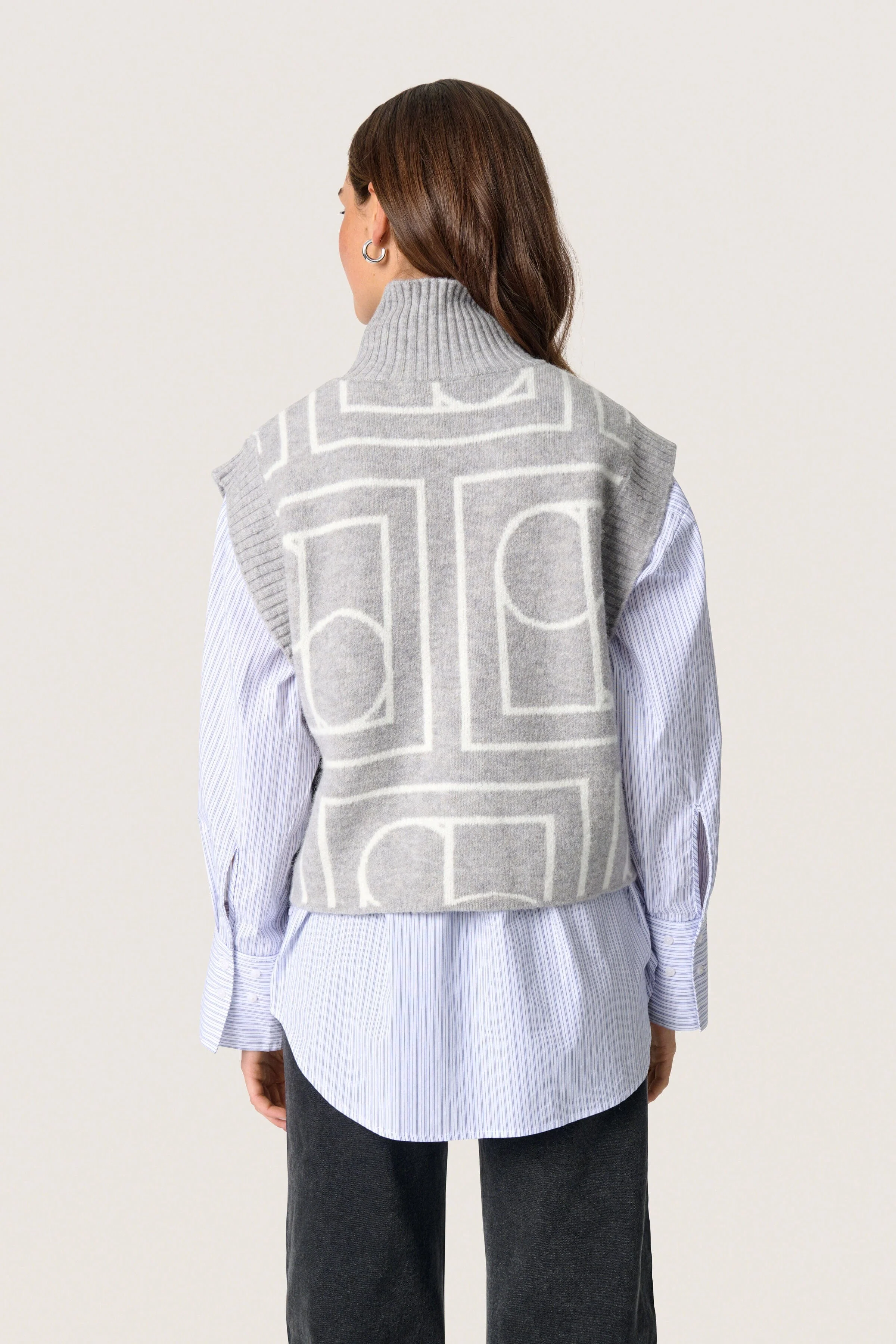 Hedaya Logo Print Sleeveless Jumper - Porpoise Monogram - Image 3