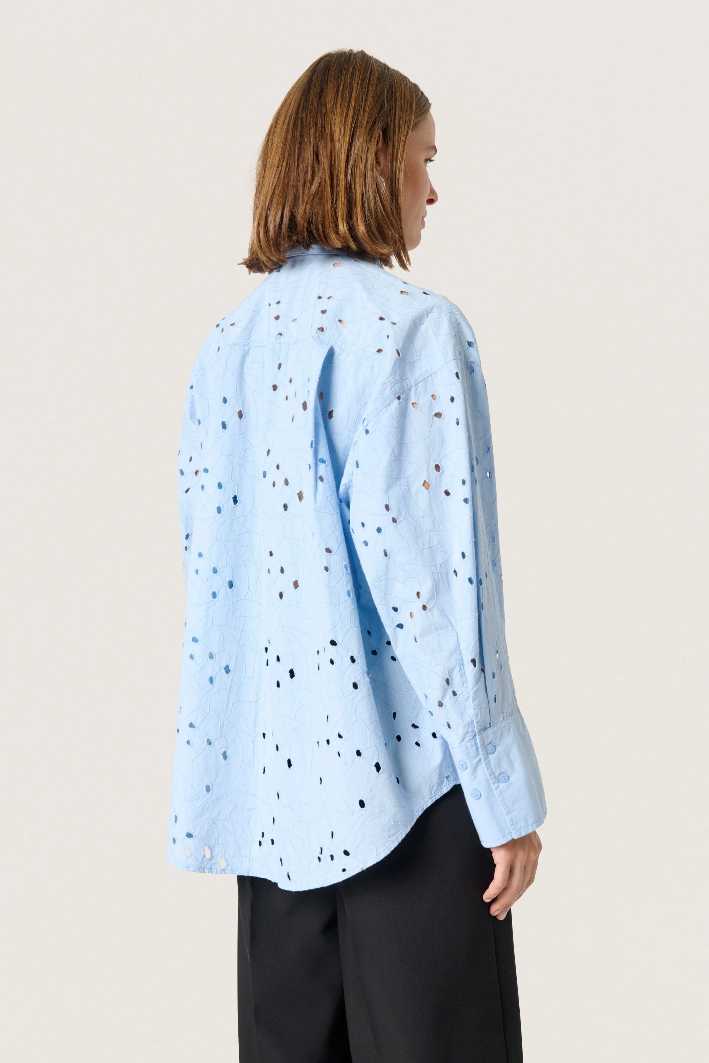 Iva Broderie Anglaise Shirt - Chambray Blue - Image 4