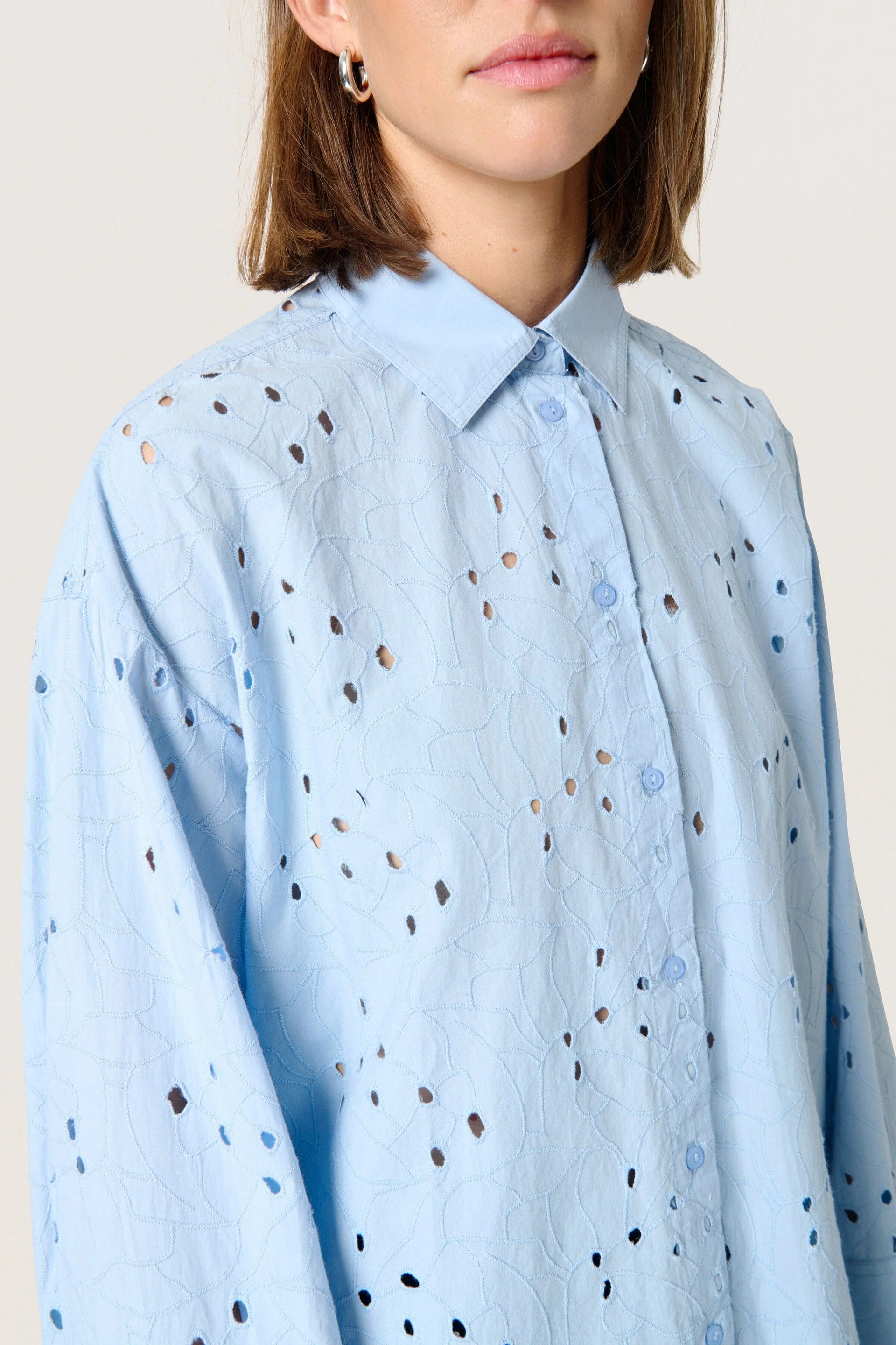 Iva Broderie Anglaise Shirt - Chambray Blue - Image 5