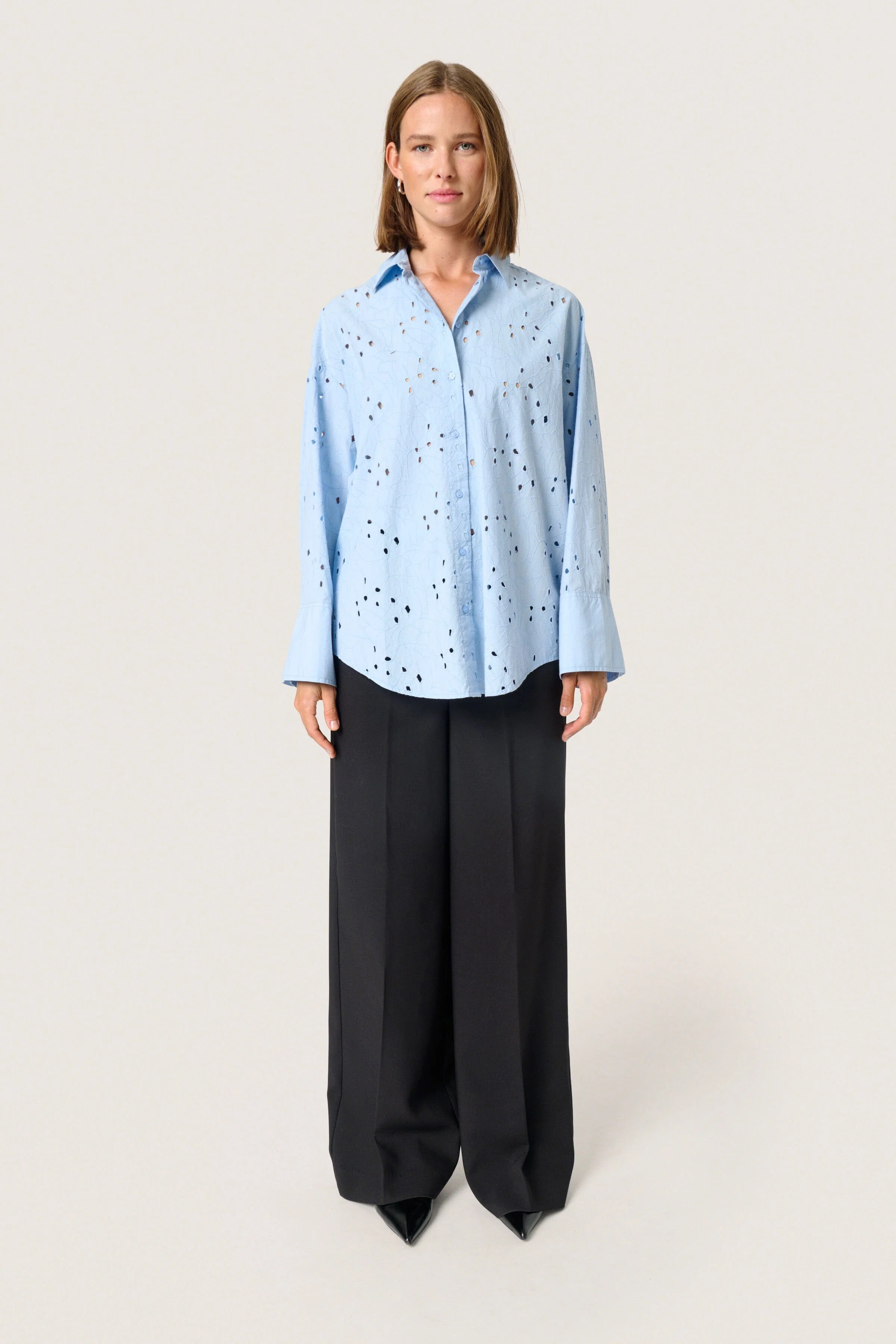 Iva Broderie Anglaise Shirt - Chambray Blue - Image 6