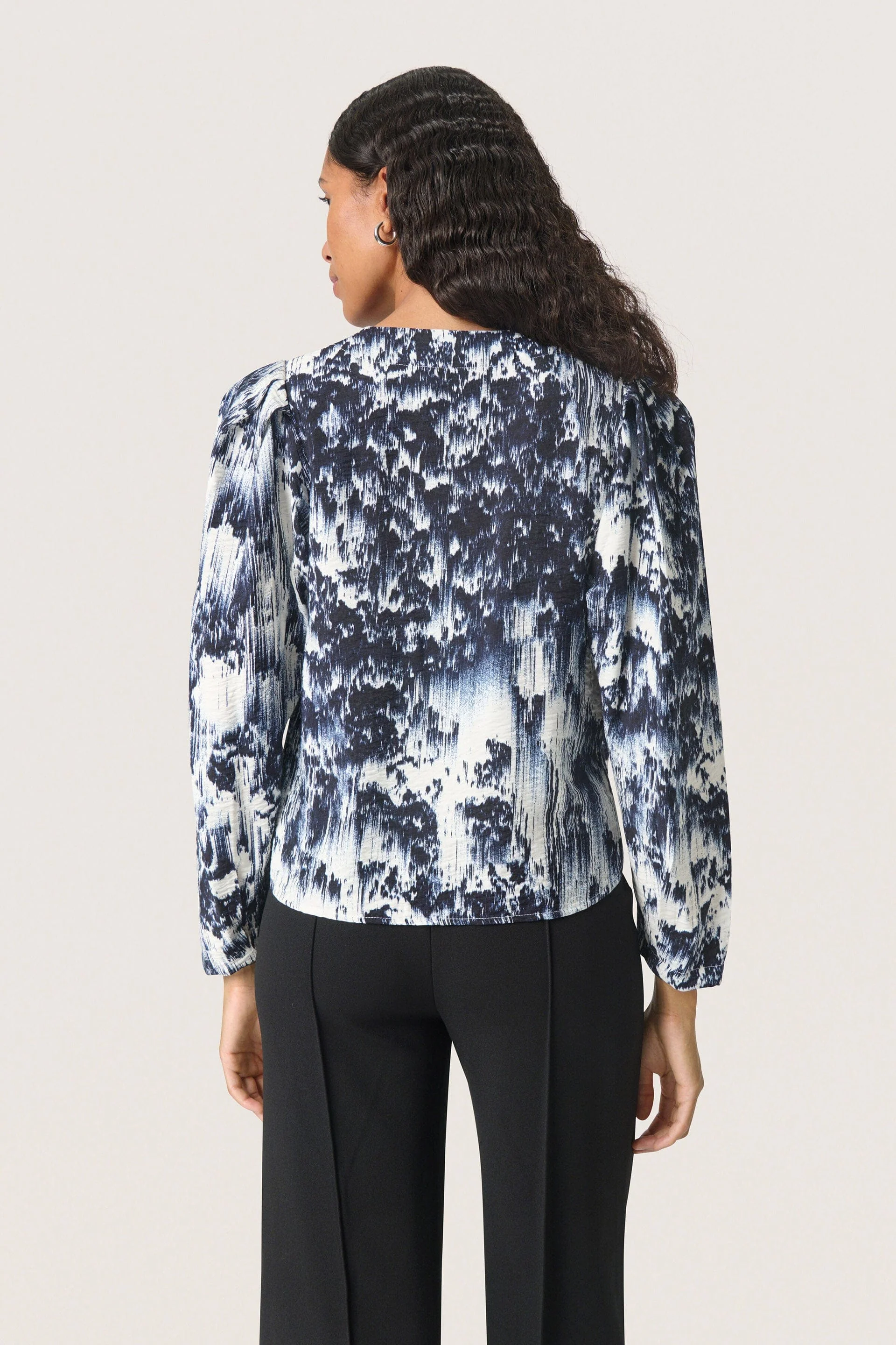Jazzlyn Blouse - Dark Navy Landscape Print - Image 3