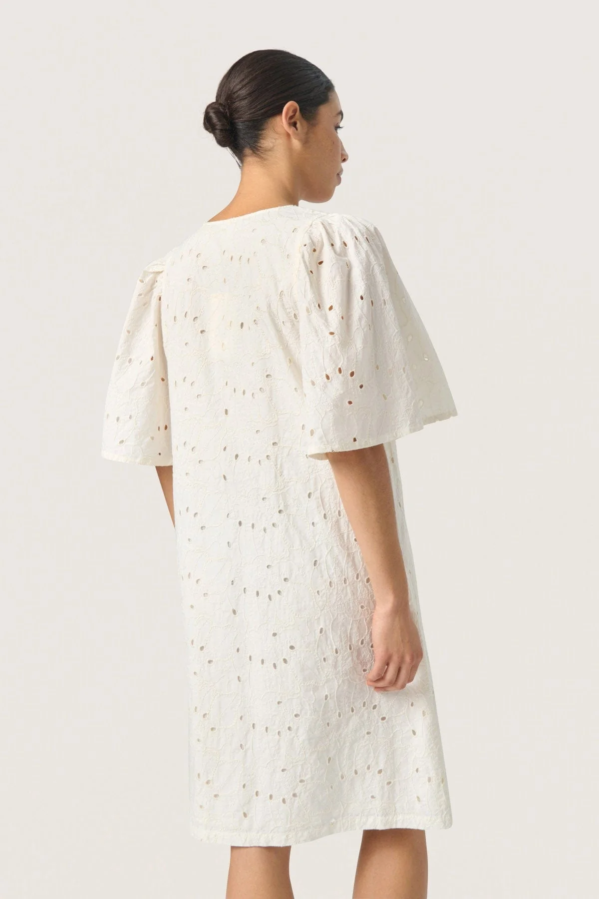 Kiara Broderie Anglaise Dress - Whisper White - Image 3