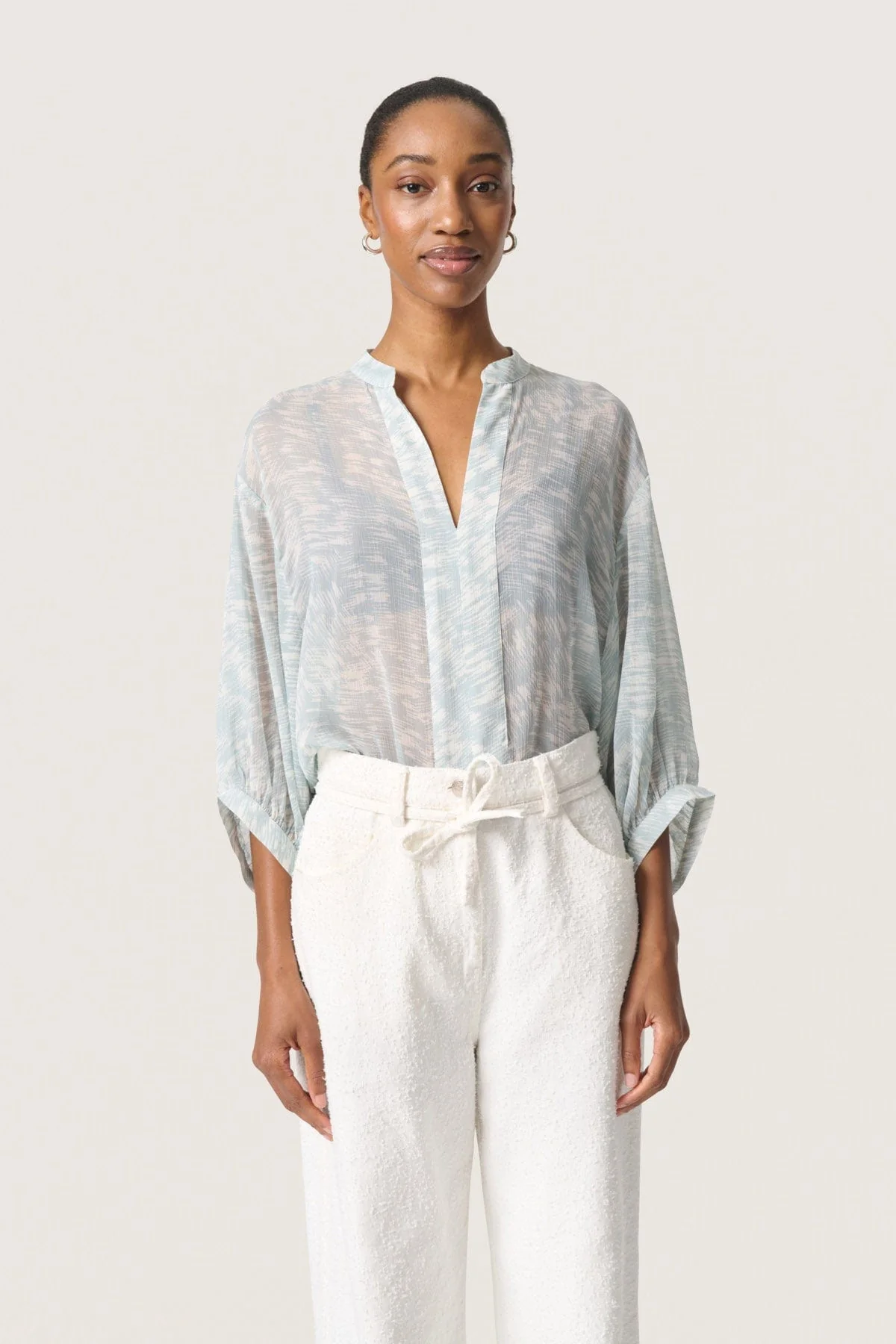 Marta Amily 3/4 Sleeve Blouse - Silver Blue Stroke Print - Image 2
