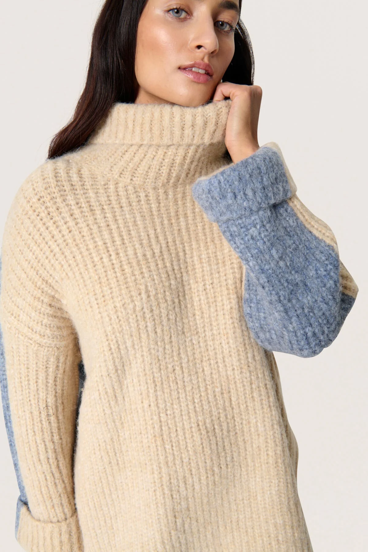 Pleoni Contrast Back Wool Blend Jumper - Doeskin and Blue Melange - Image 2