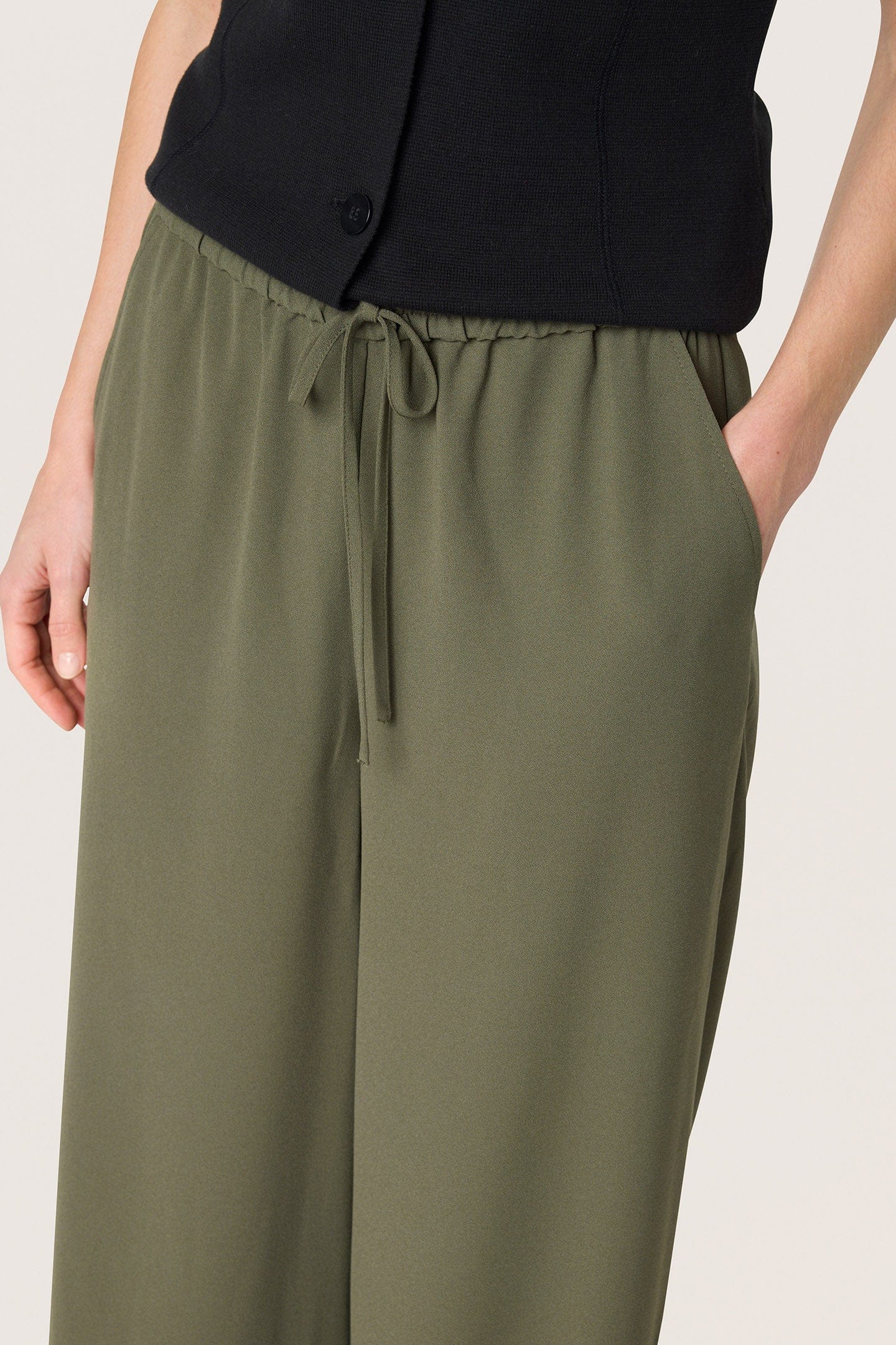Shirley Wide Leg Trousers - Grape Leaf - Image 4
