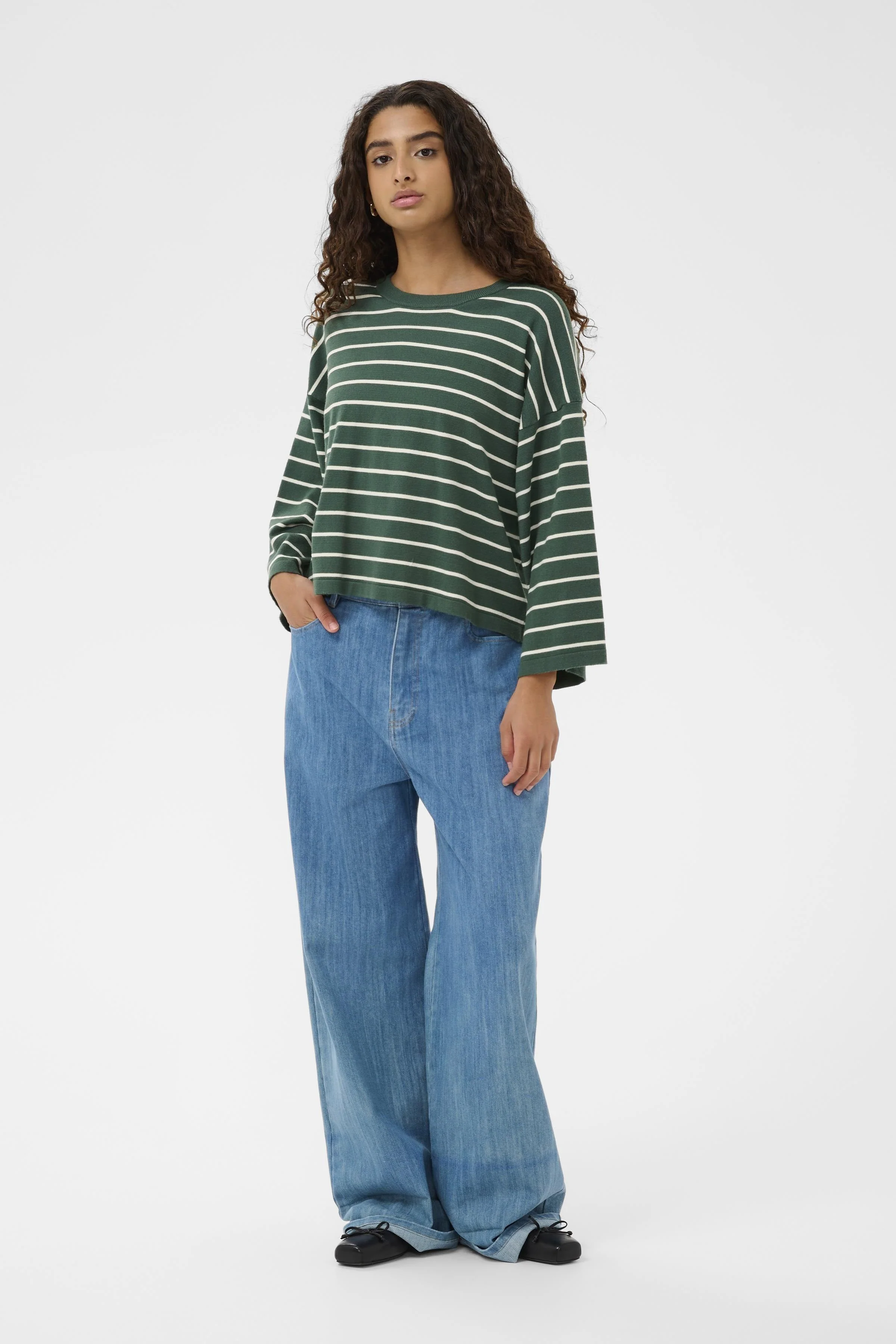 Spina Stripe Boxy Pullover Cropped - Trekking Green/White - Image 3