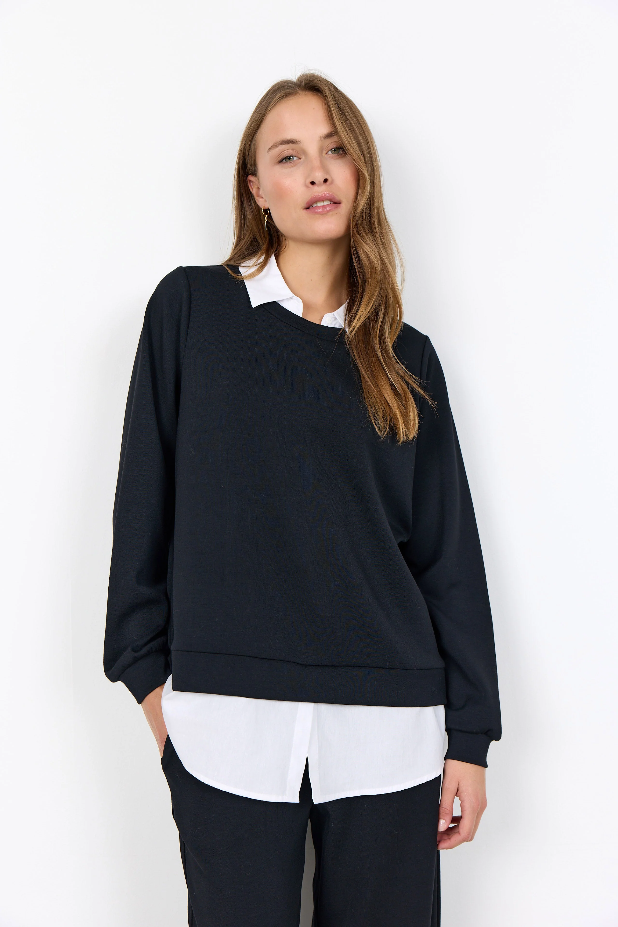 Banu 2 in 1 Sweatshirt - Black - Image 2