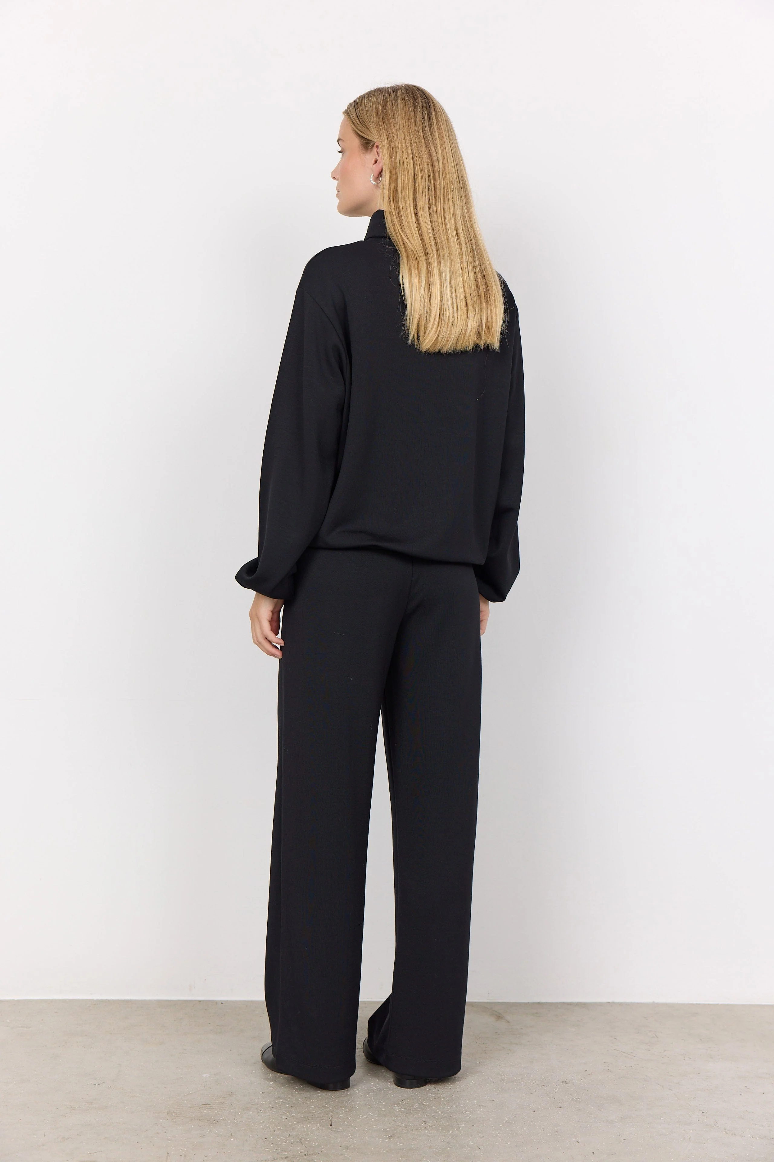 Banu Roll Neck Sweatshirt- Black - Image 3