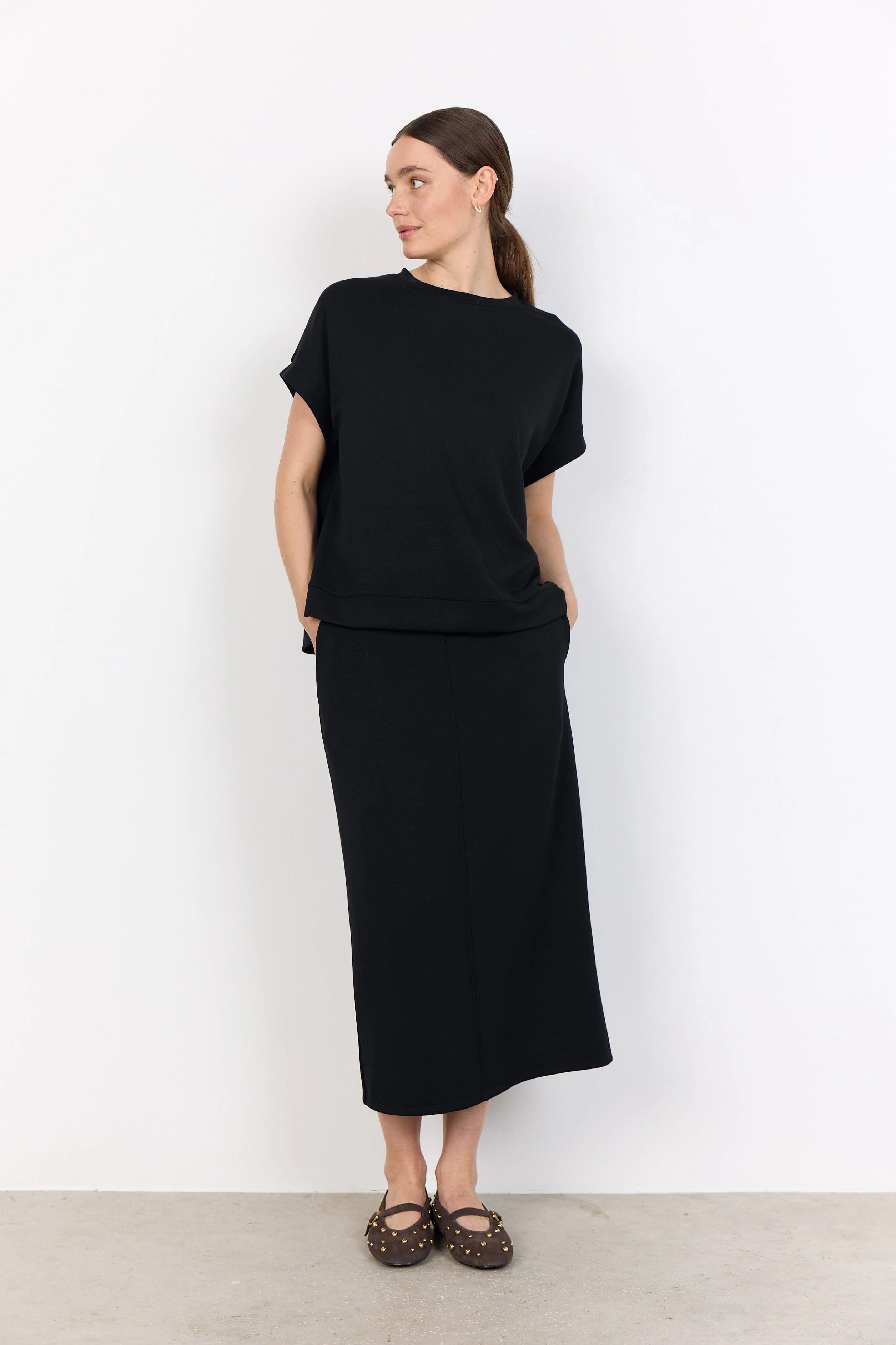Banu Short Sleeve T-Shirt - Black - Image 2