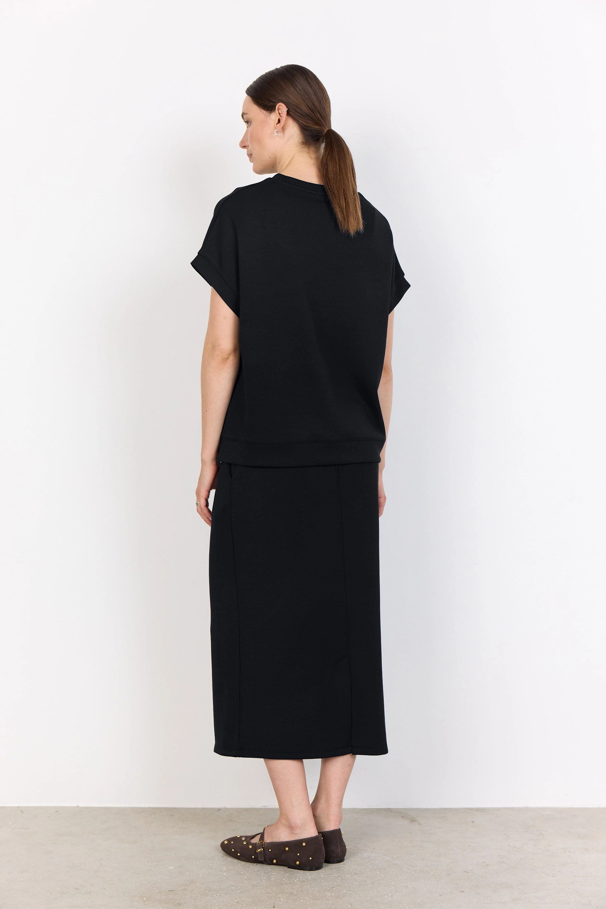 Banu Short Sleeve T-Shirt - Black - Image 3