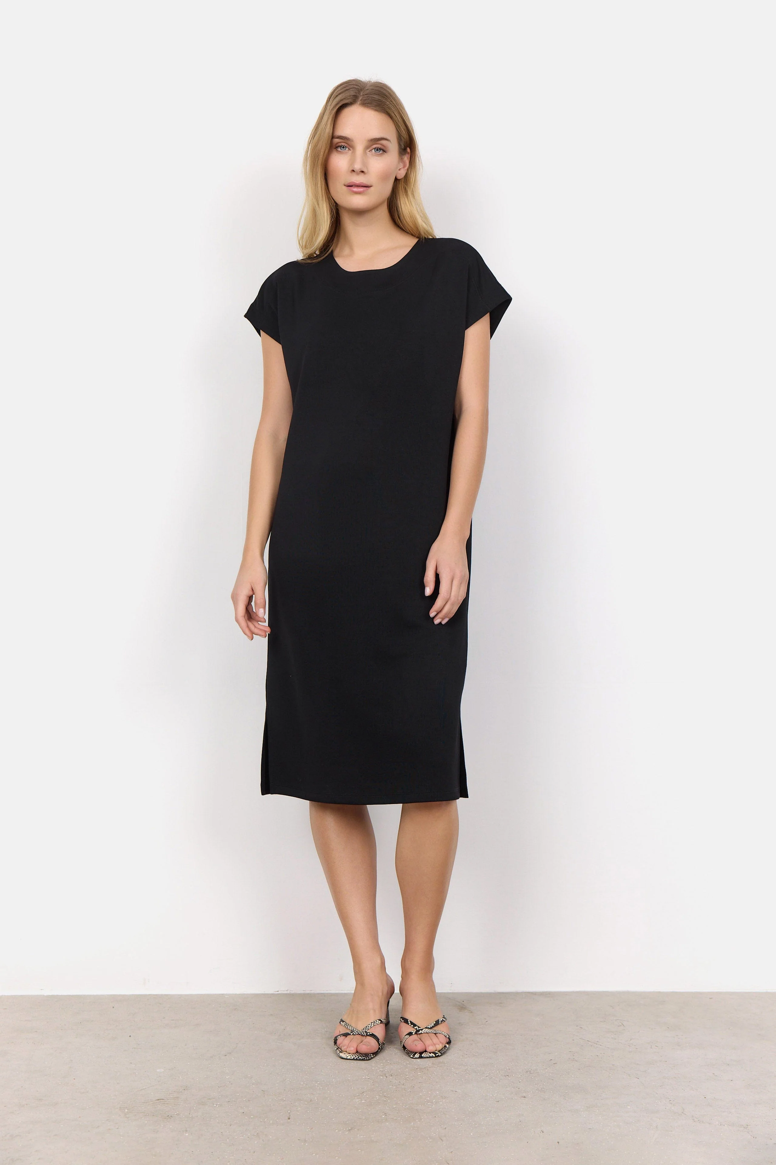 Banu T-Shirt Dress - Black - Image 2