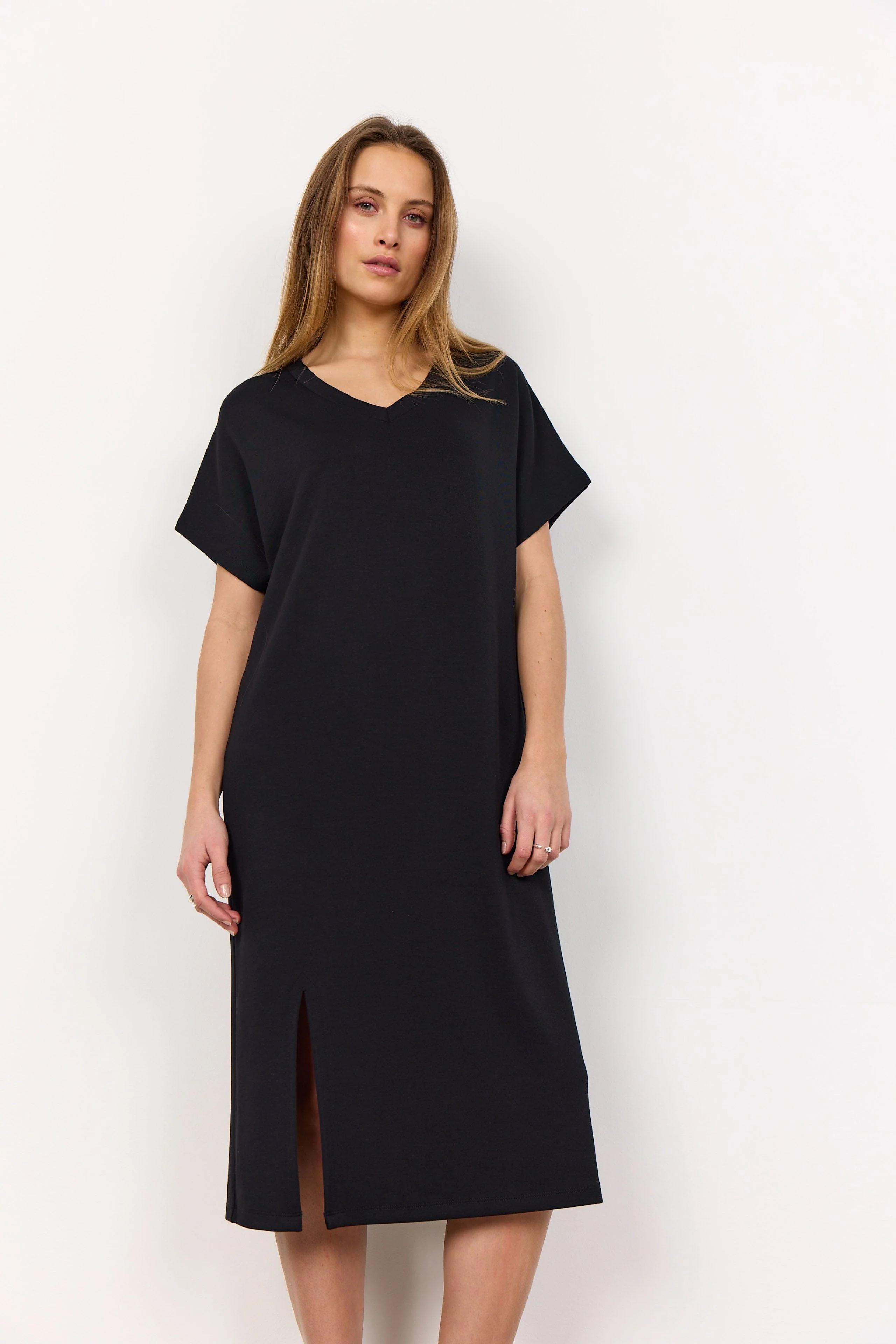 Banu T-Shirt Dress with Split - Black - Image 4
