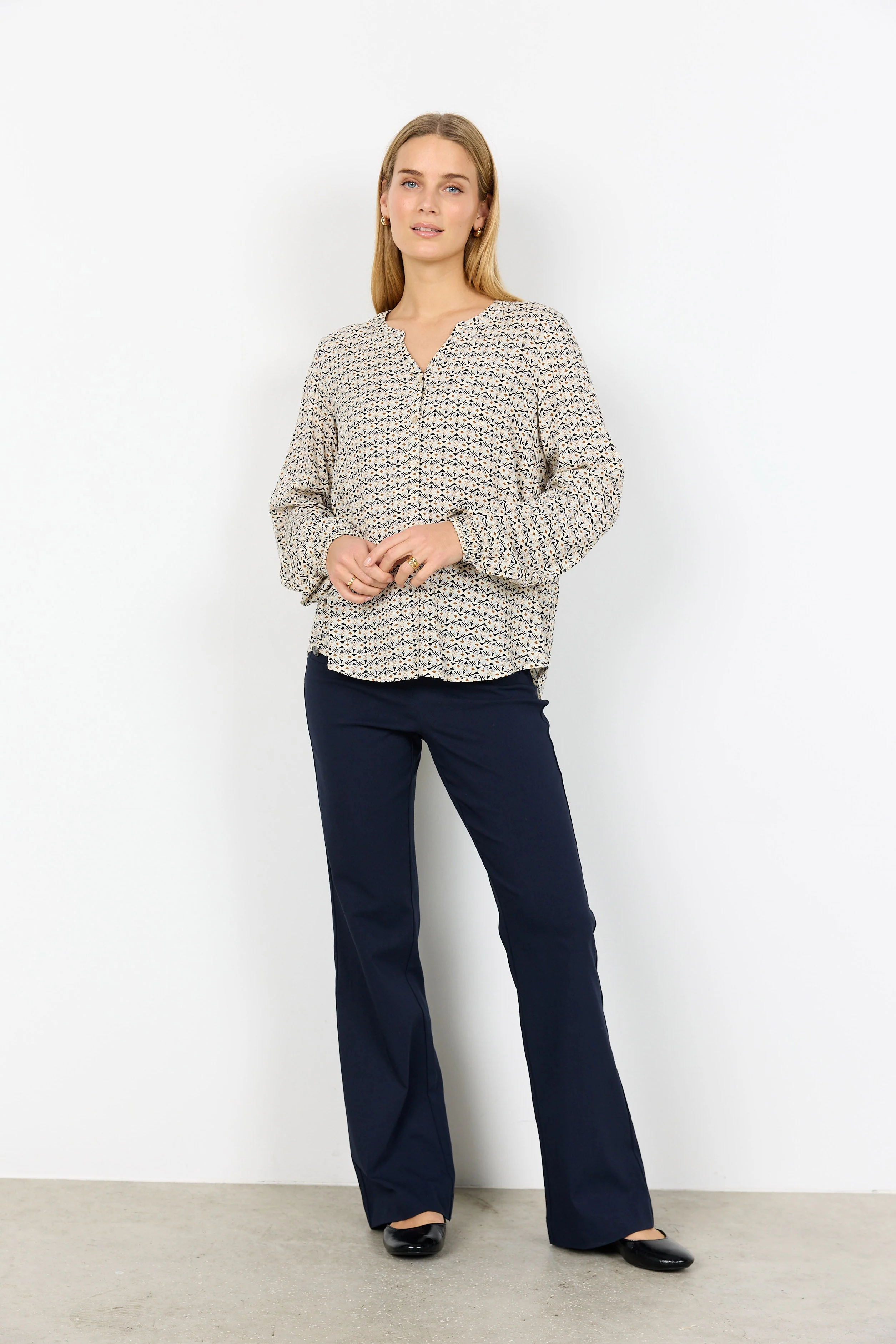 Bellua Patterned Blouse - Windsurfer Combi - Image 3