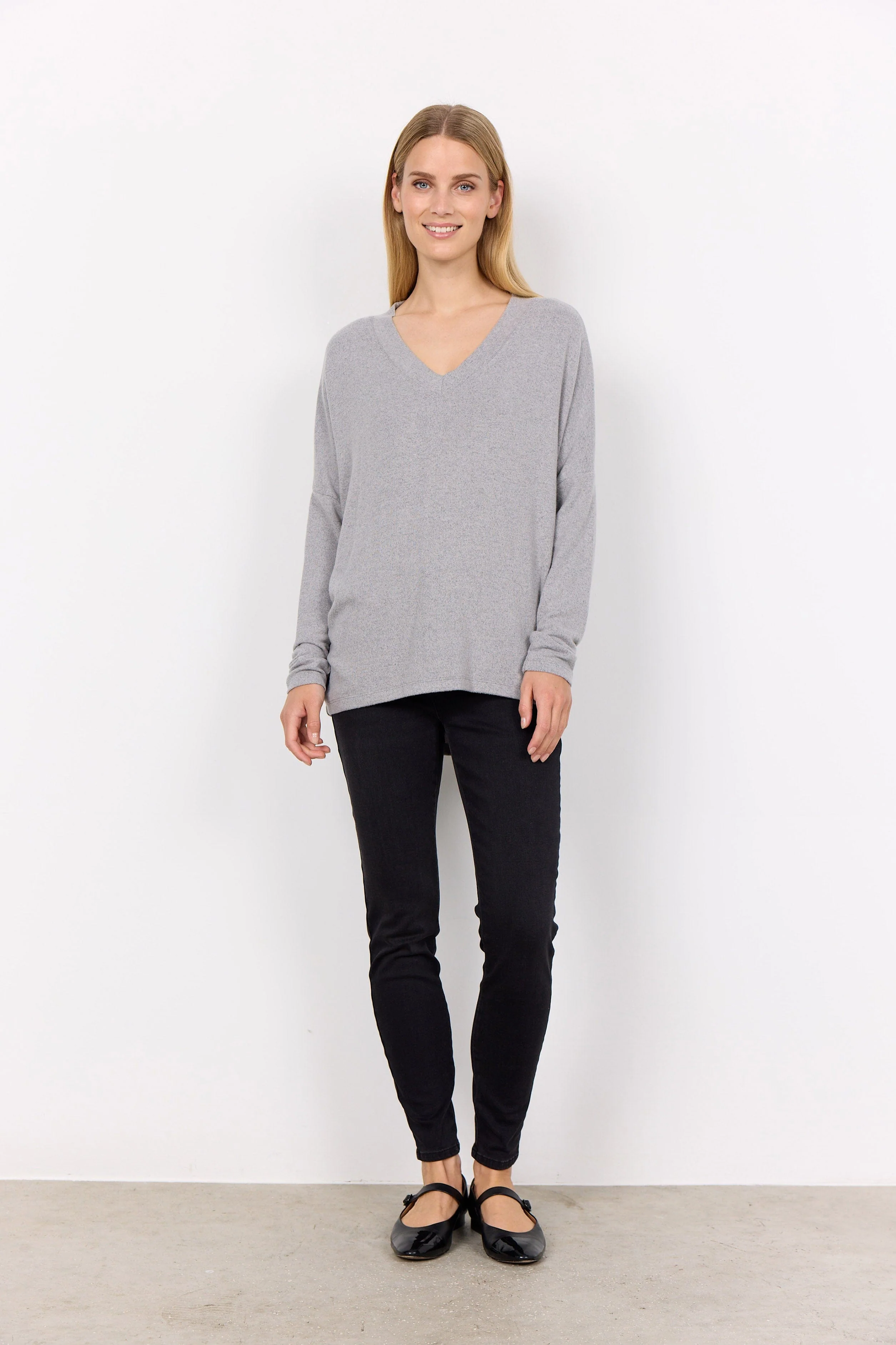 Biara Supersoft V-Neck Jumper - Mid Grey Melange - Image 3