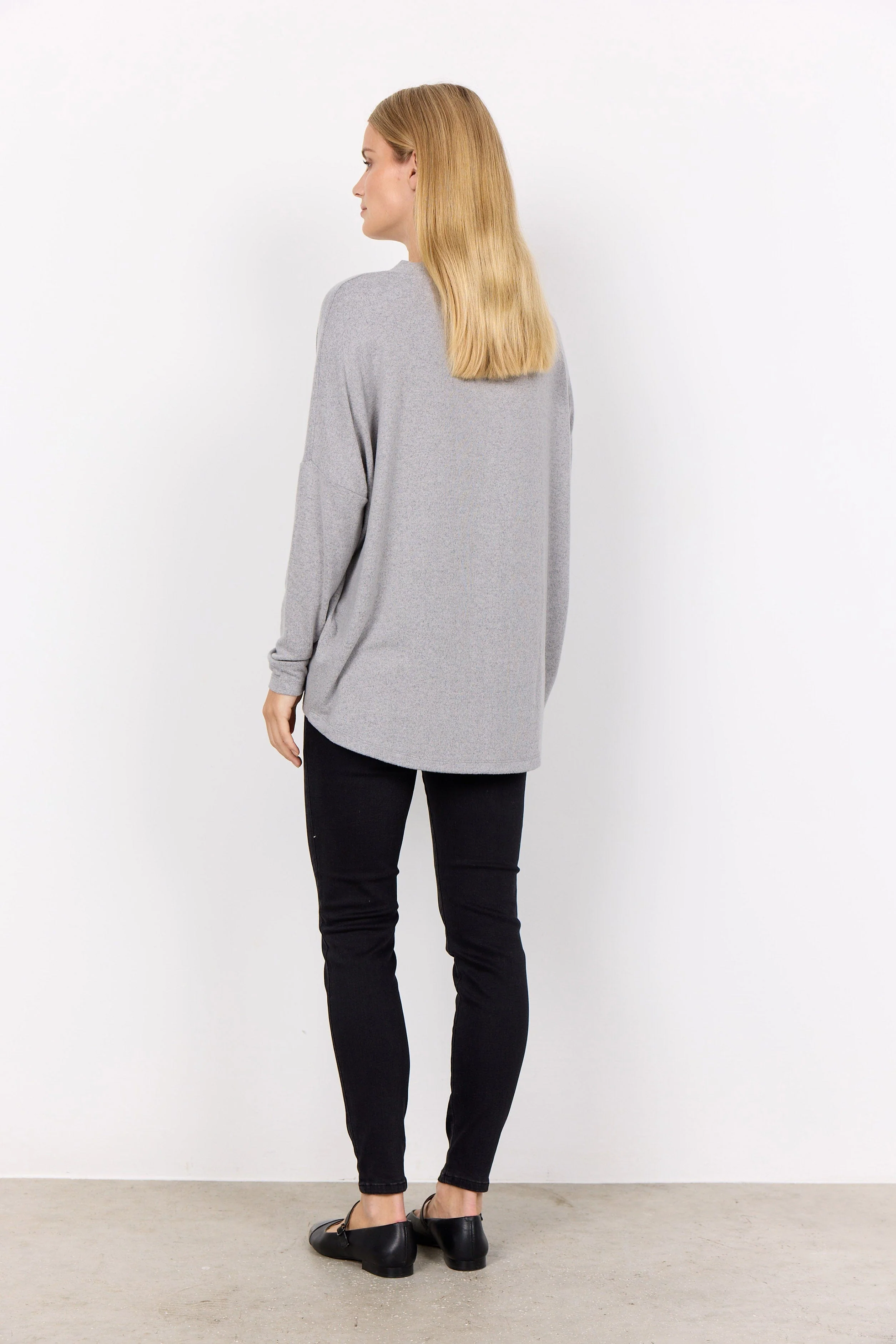 Biara Supersoft V-Neck Jumper - Mid Grey Melange - Image 4