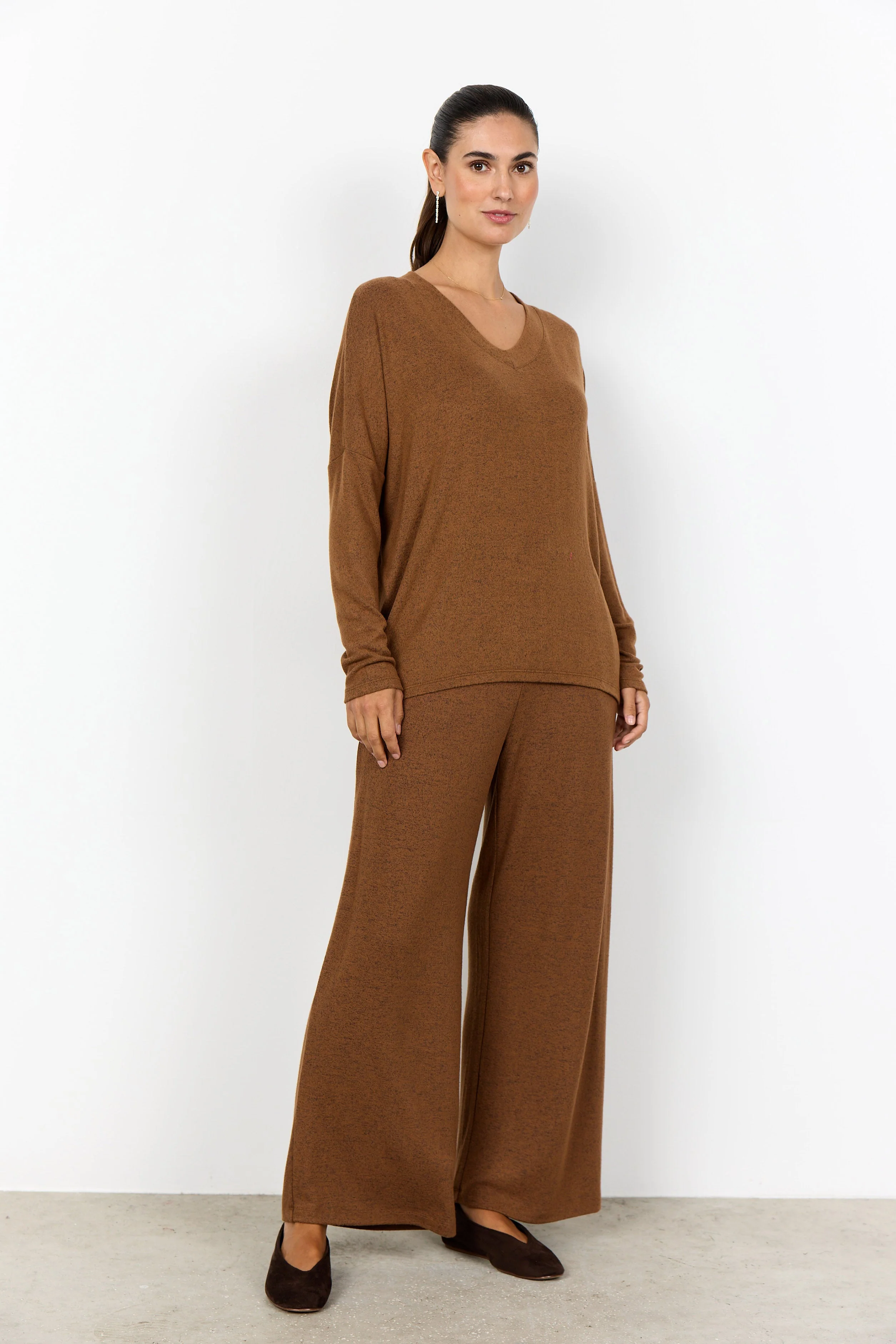 Biara Supersoft V-Neck Jumper - Toffee Melange - Image 3