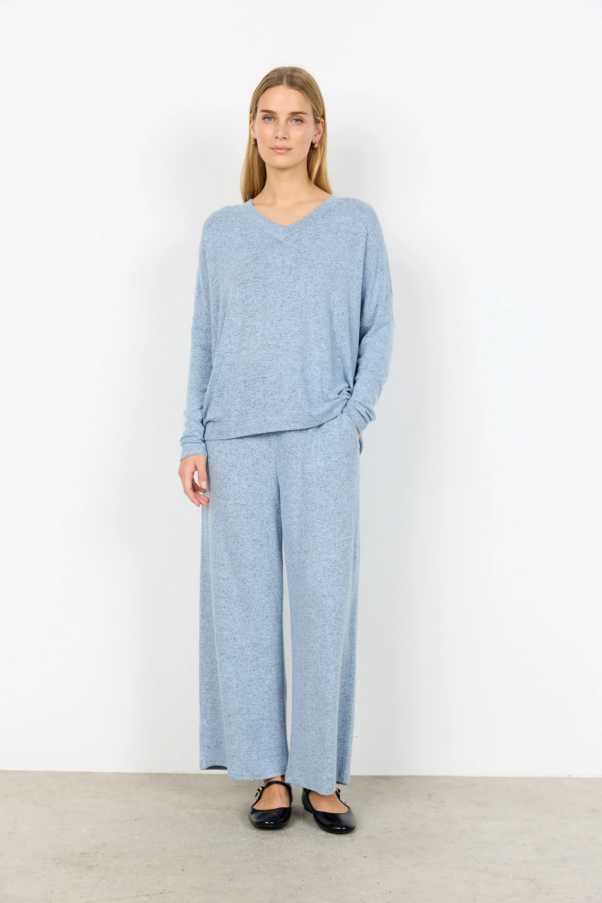 Biara Supersoft V-Neck Jumper - Windsurfer - Image 3