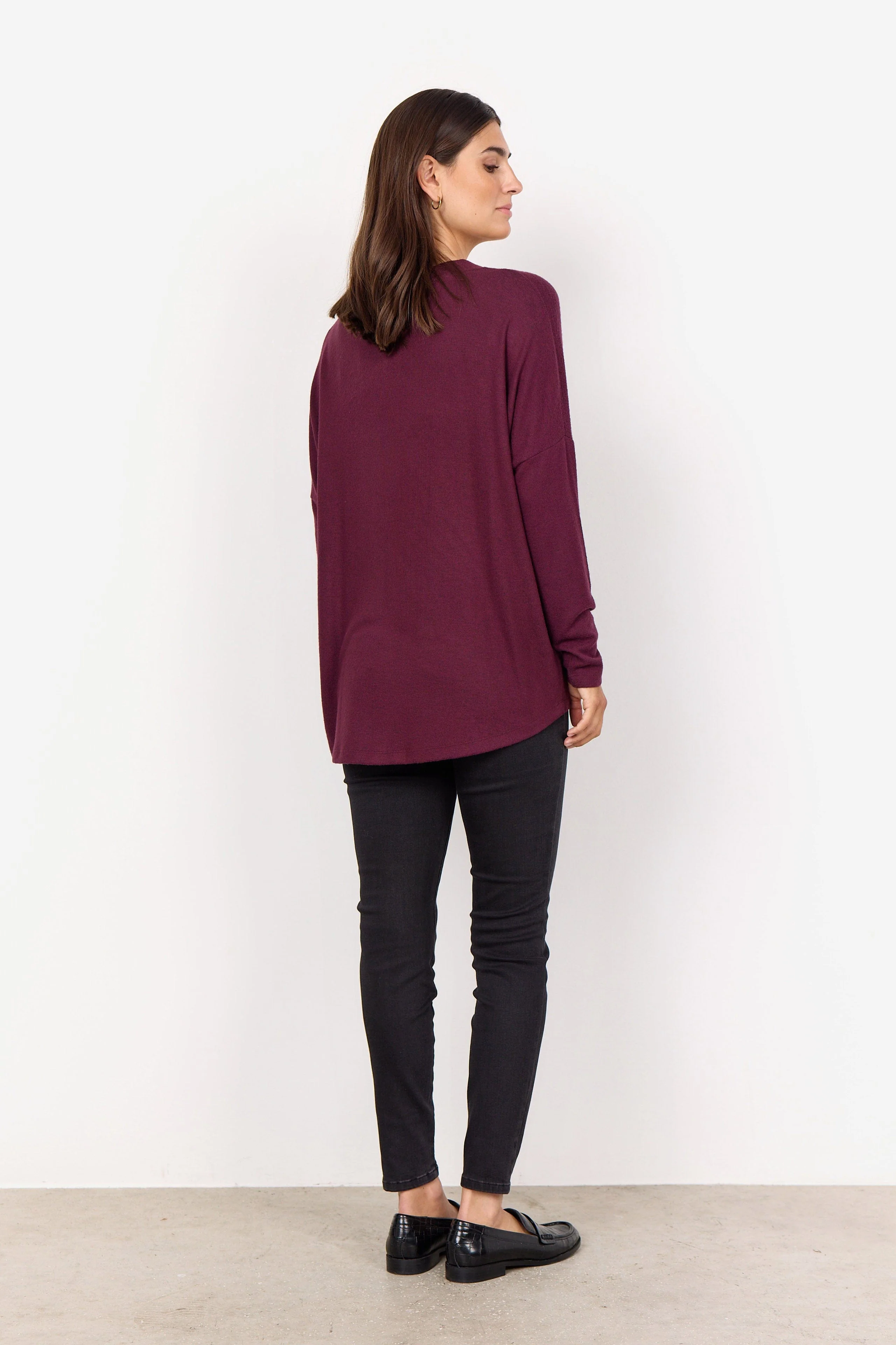 Biara Supersoft V-Neck Jumper - Wine Melange - Image 3