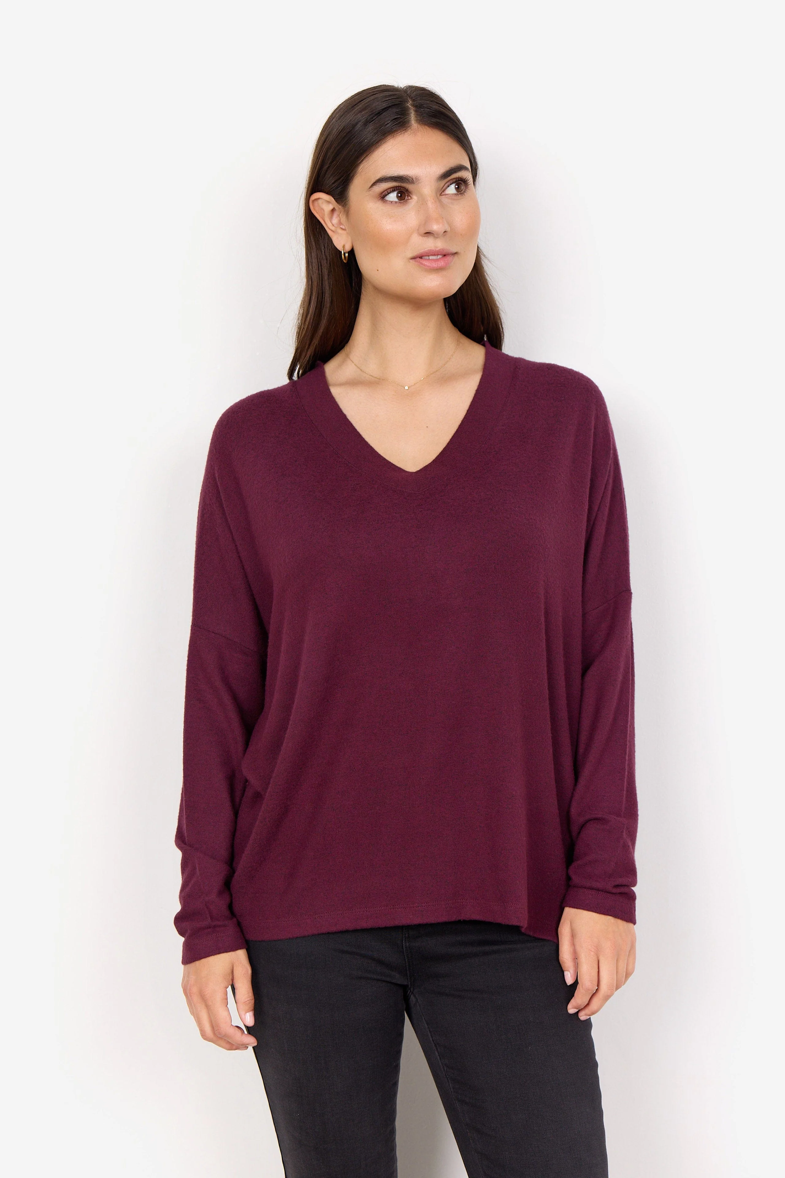 Biara Supersoft V-Neck Jumper - Wine Melange - Image 4