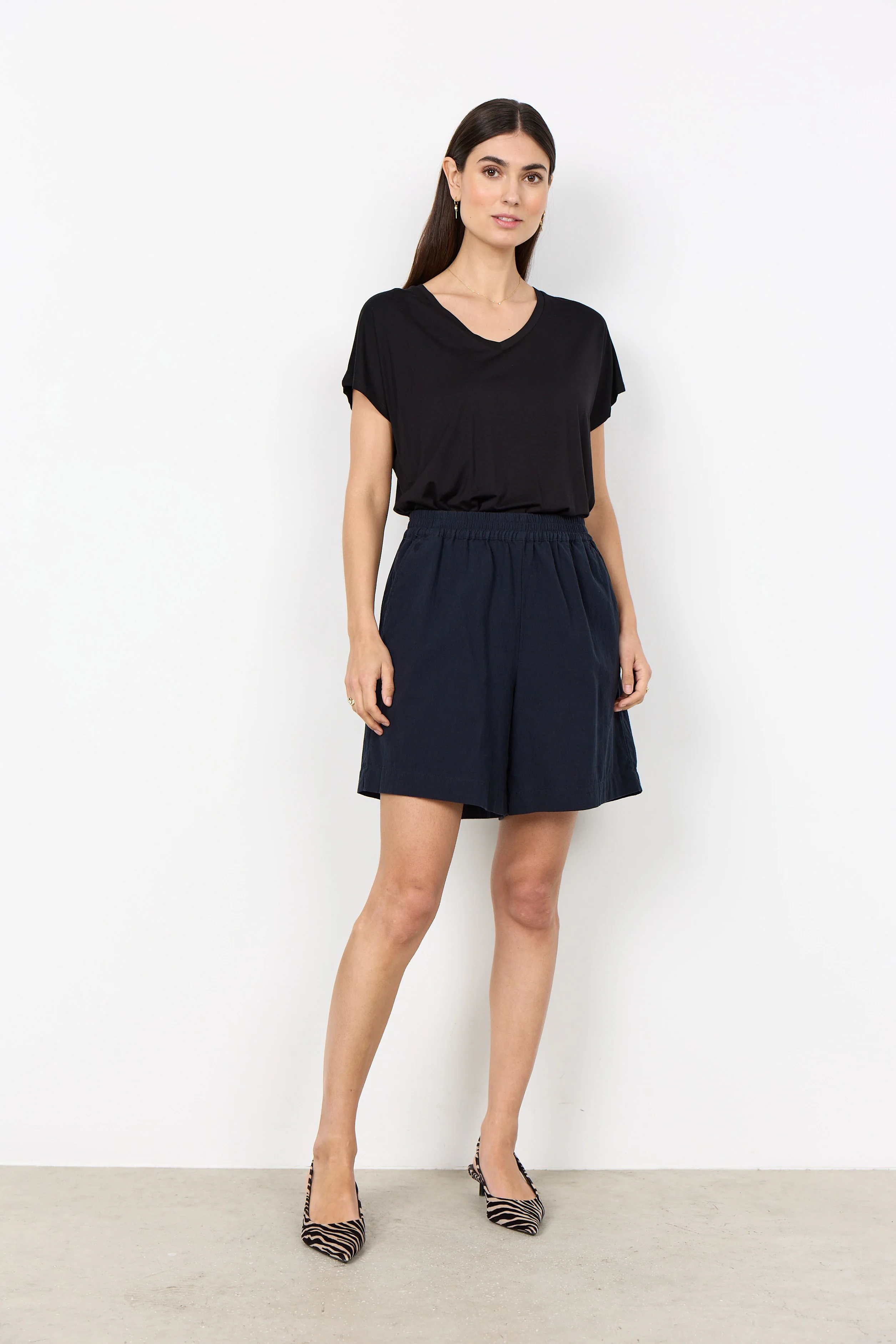 Cissie Elasticated Waist Shorts - Navy - Image 4