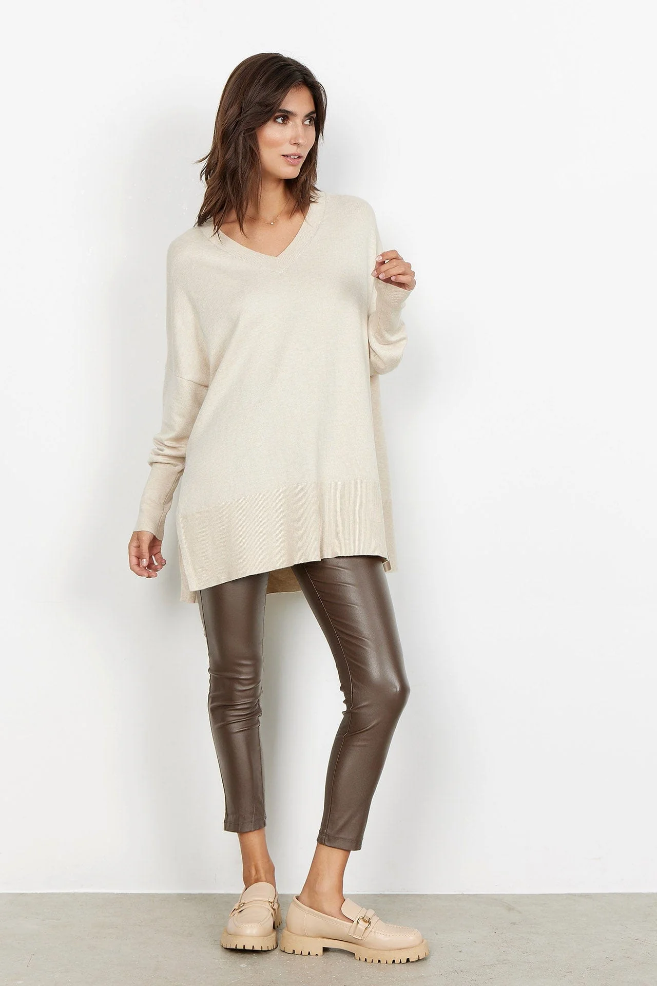Dollie Long Line V Neck Jumper - Cream Melange - Image 3