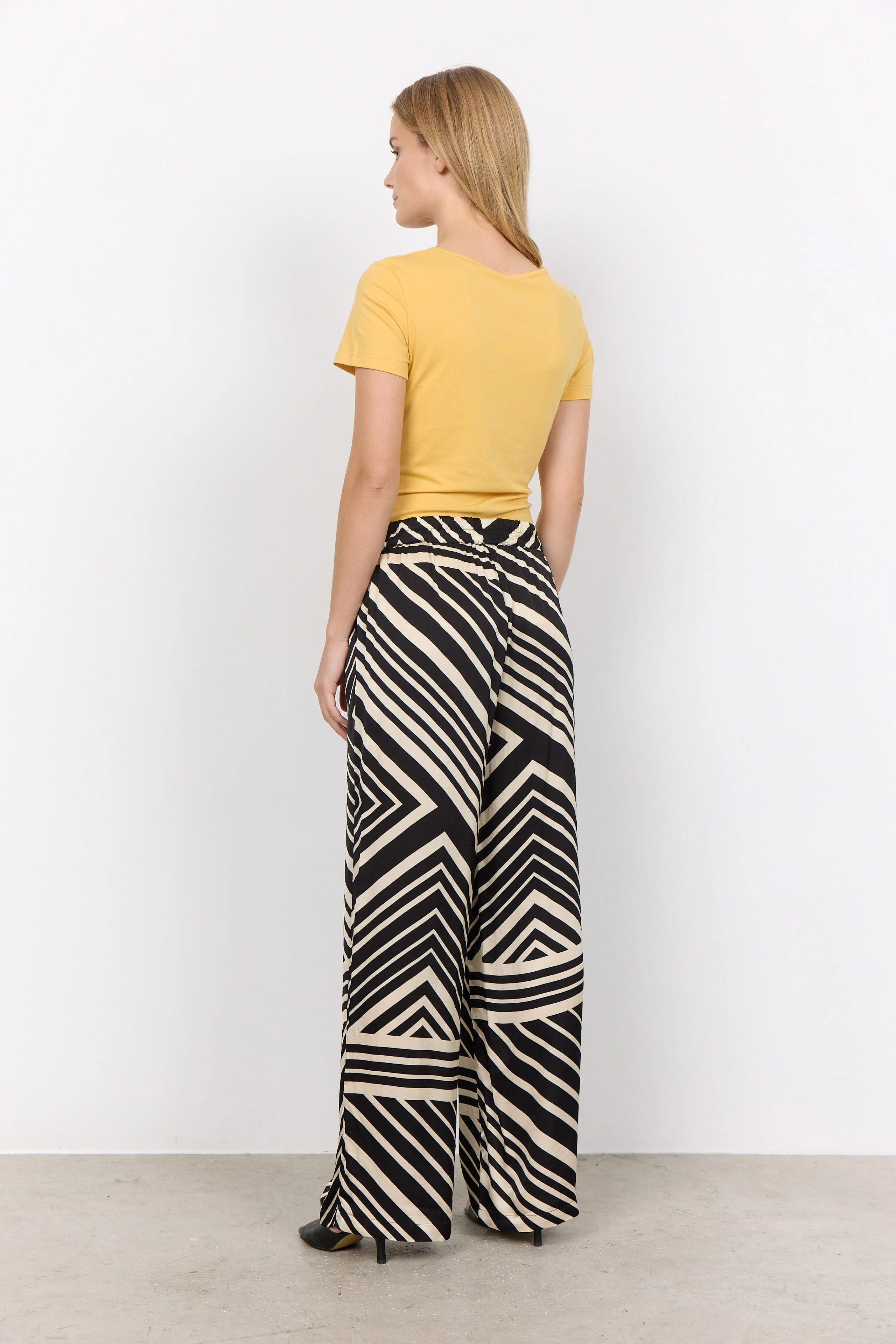Faro Geometric Print Wide leg Trousers - Black Combi - Image 3