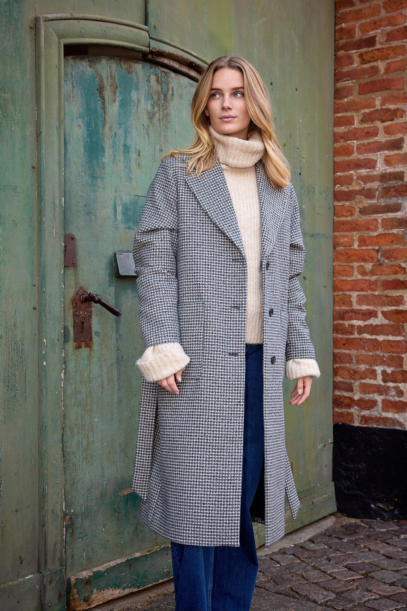 Felisia Wool Blend Houndstooth Coat - Black Combi - Image 7