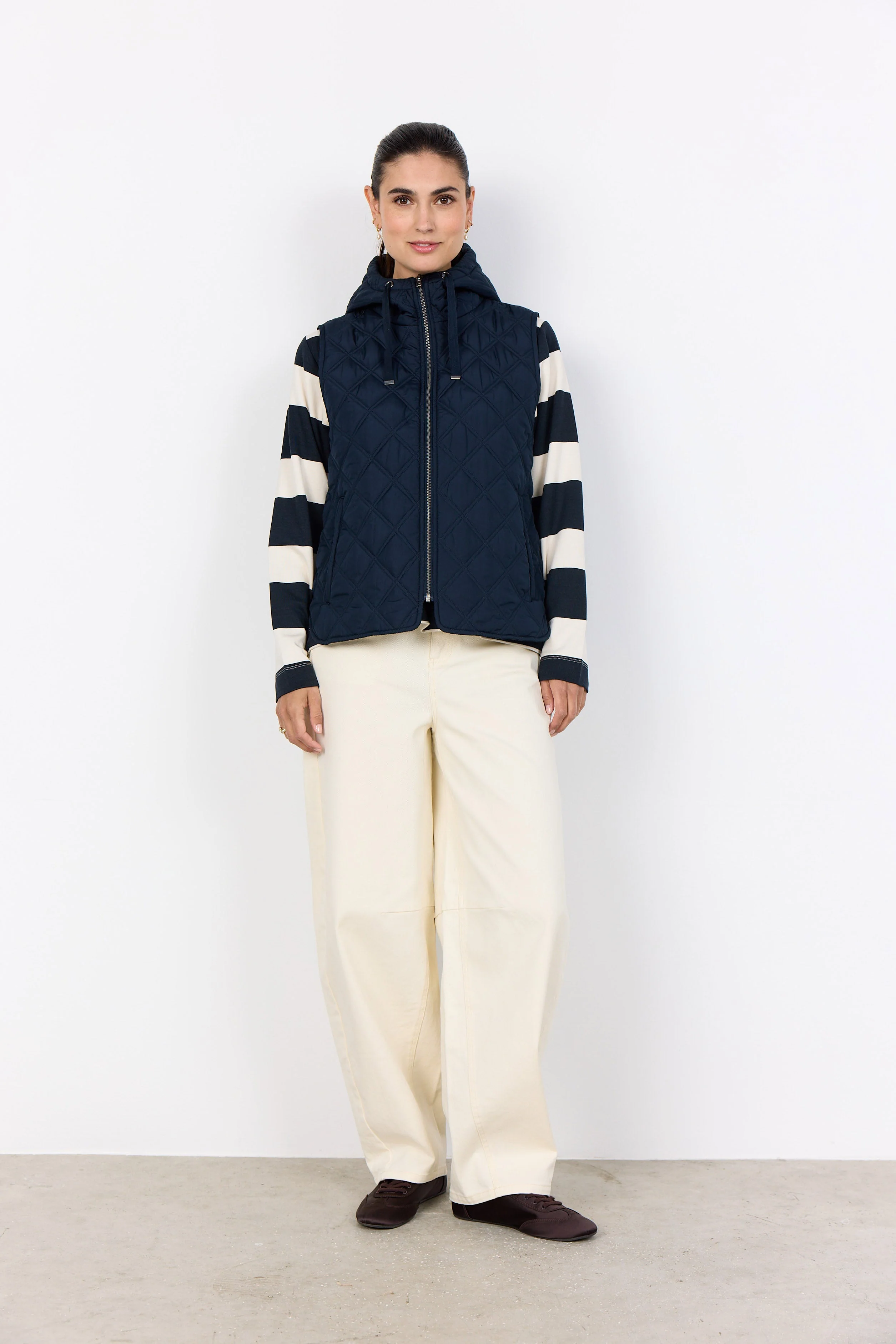 Fenya Quilted Hooded Gilet - Navy - Image 3
