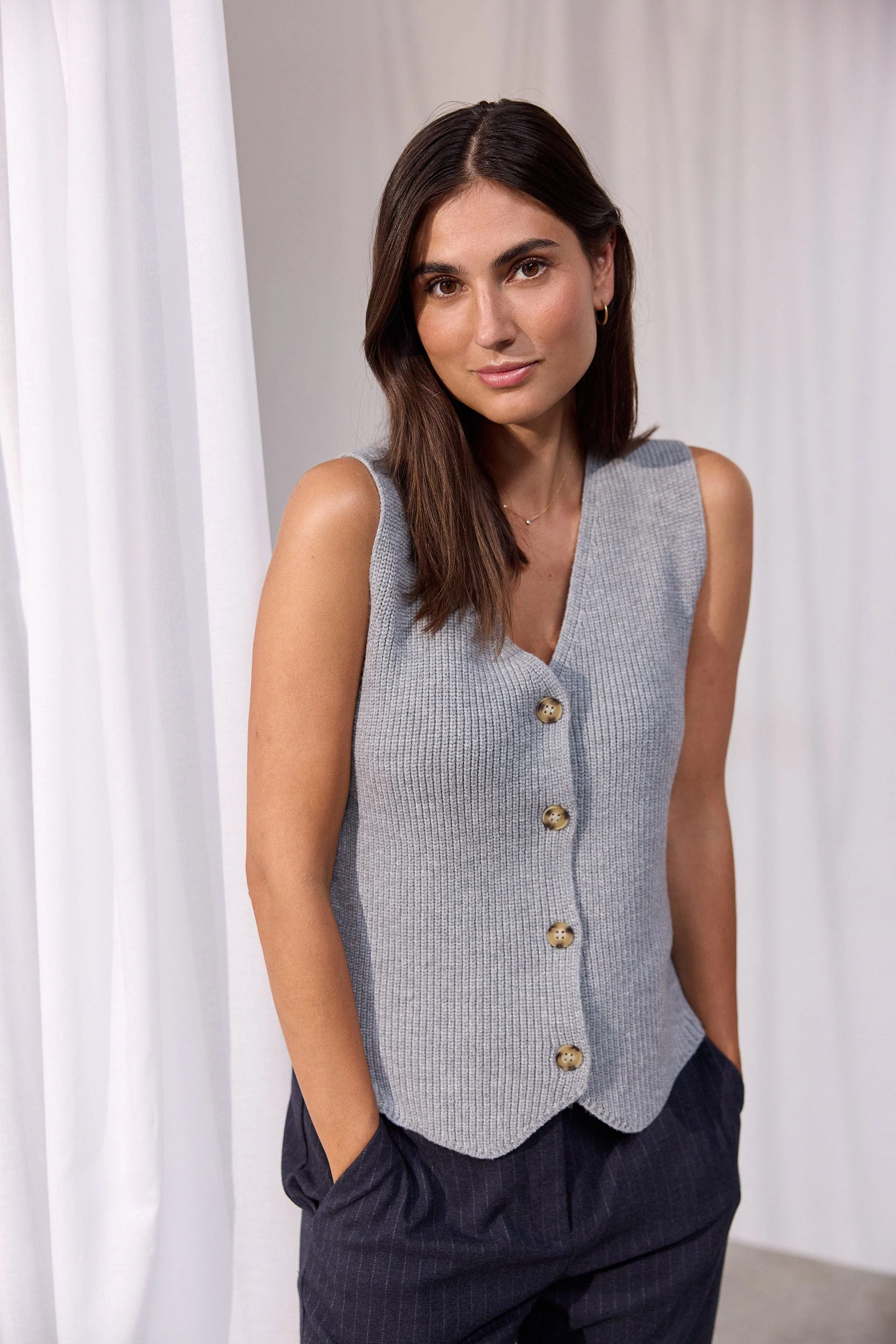 Ilia Knitted Sleeveless Jumper - Mid Grey Melange - Image 3