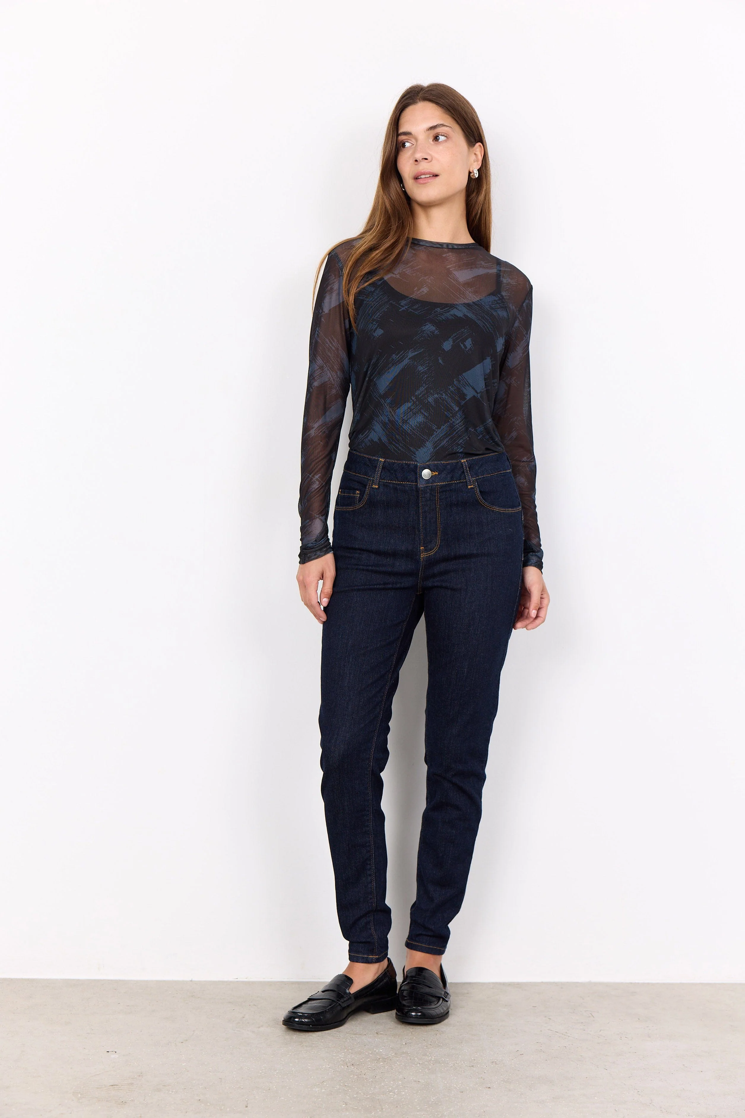 Iliane Printed Long Mesh Top - Iron Grey - Image 3