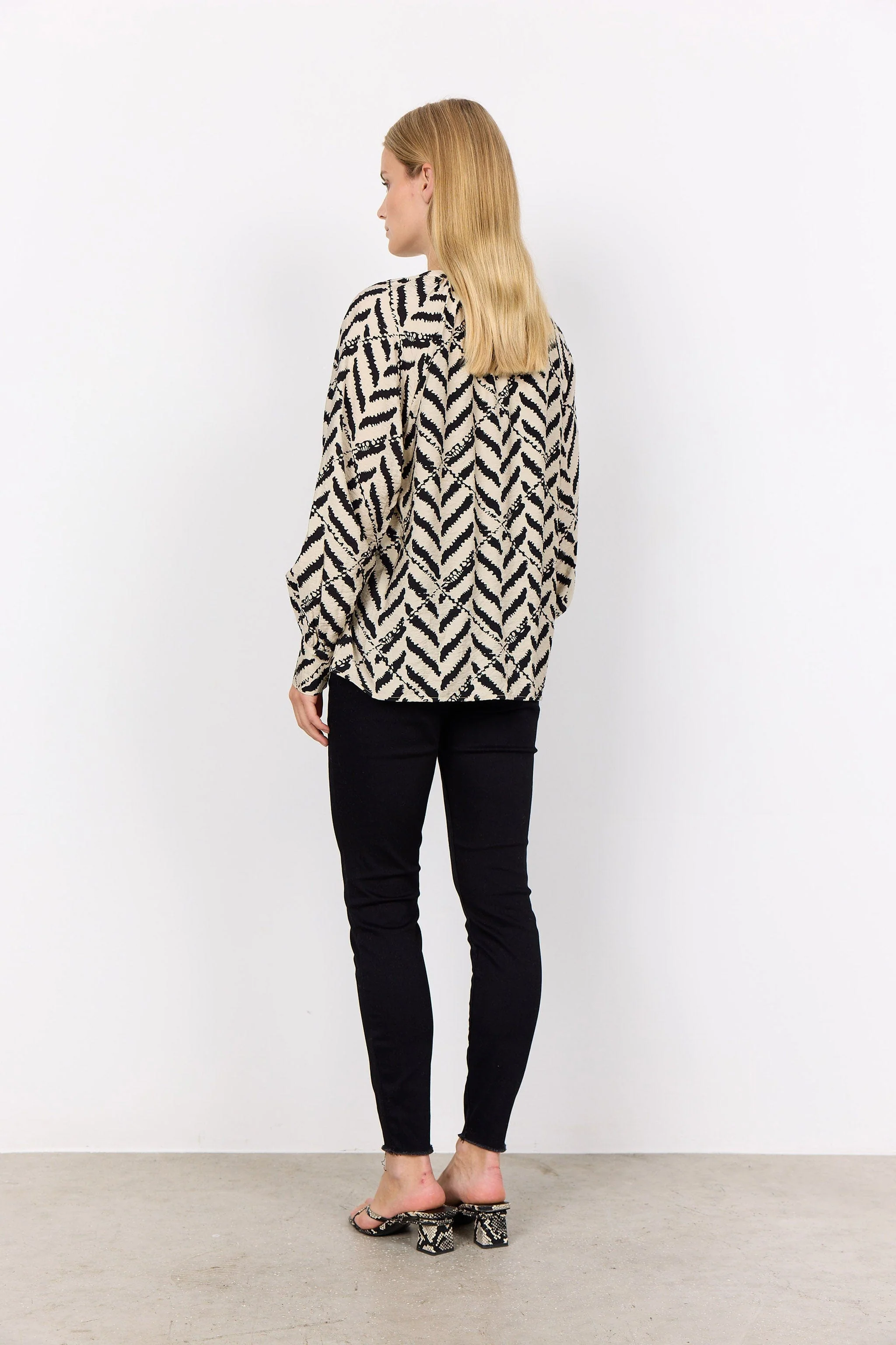 Inarose Printed Blouse - Black Combi - Image 4