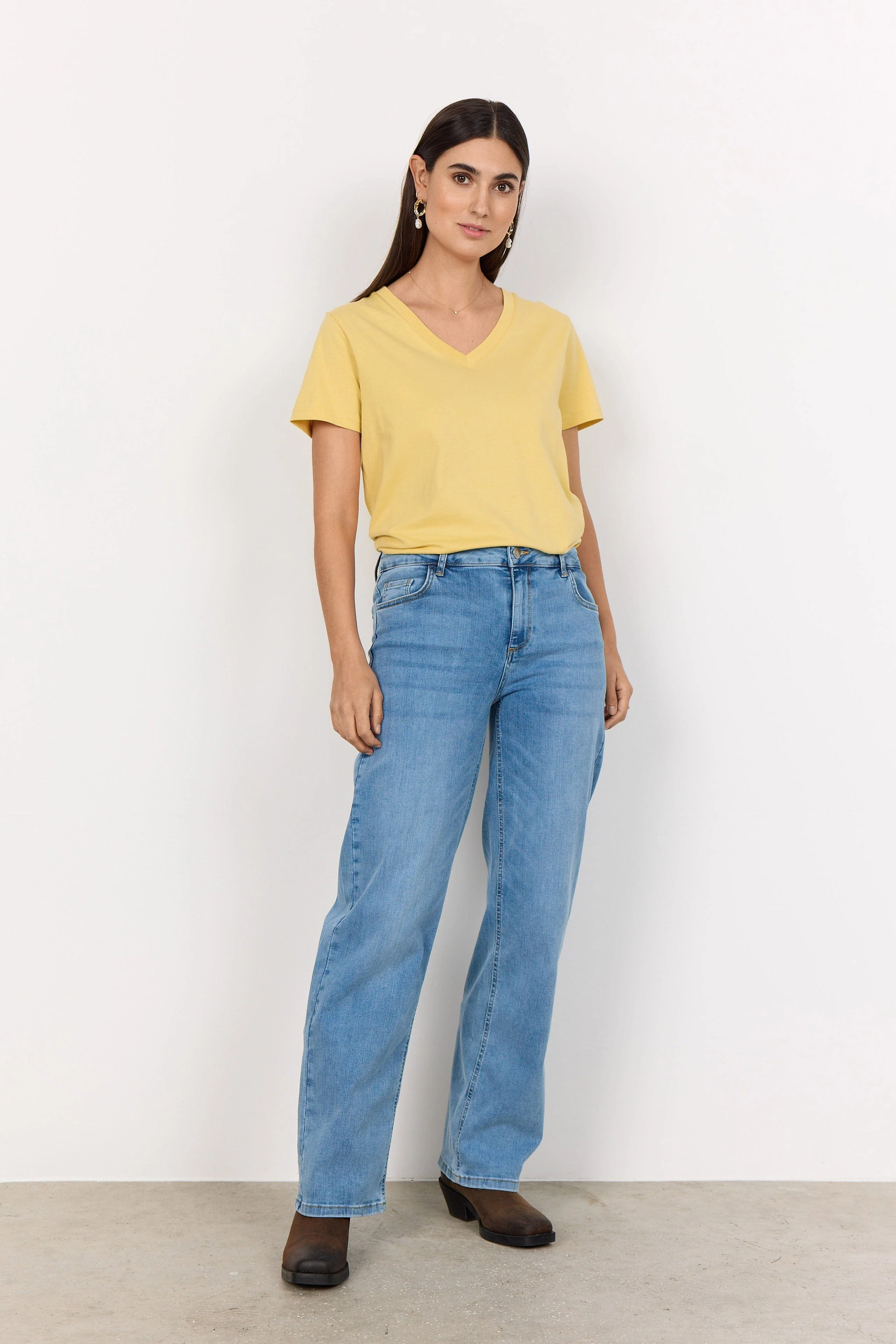 Kimberly 34-B Straight Leg Jeans - Light Blue Denim - Image 2