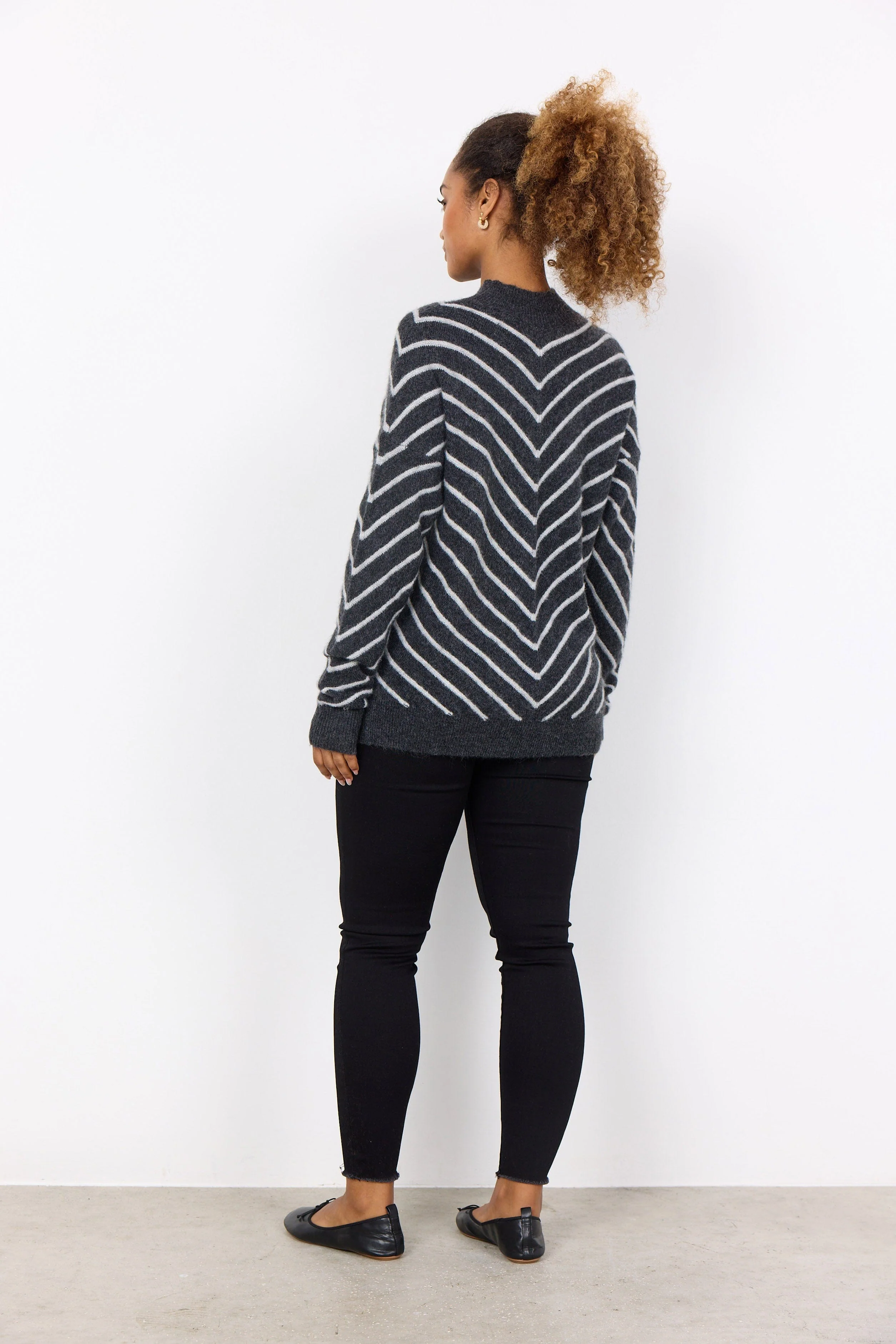 Nessie Chevron Knitted Jumper - Dark Grey Melange Combi - Image 3