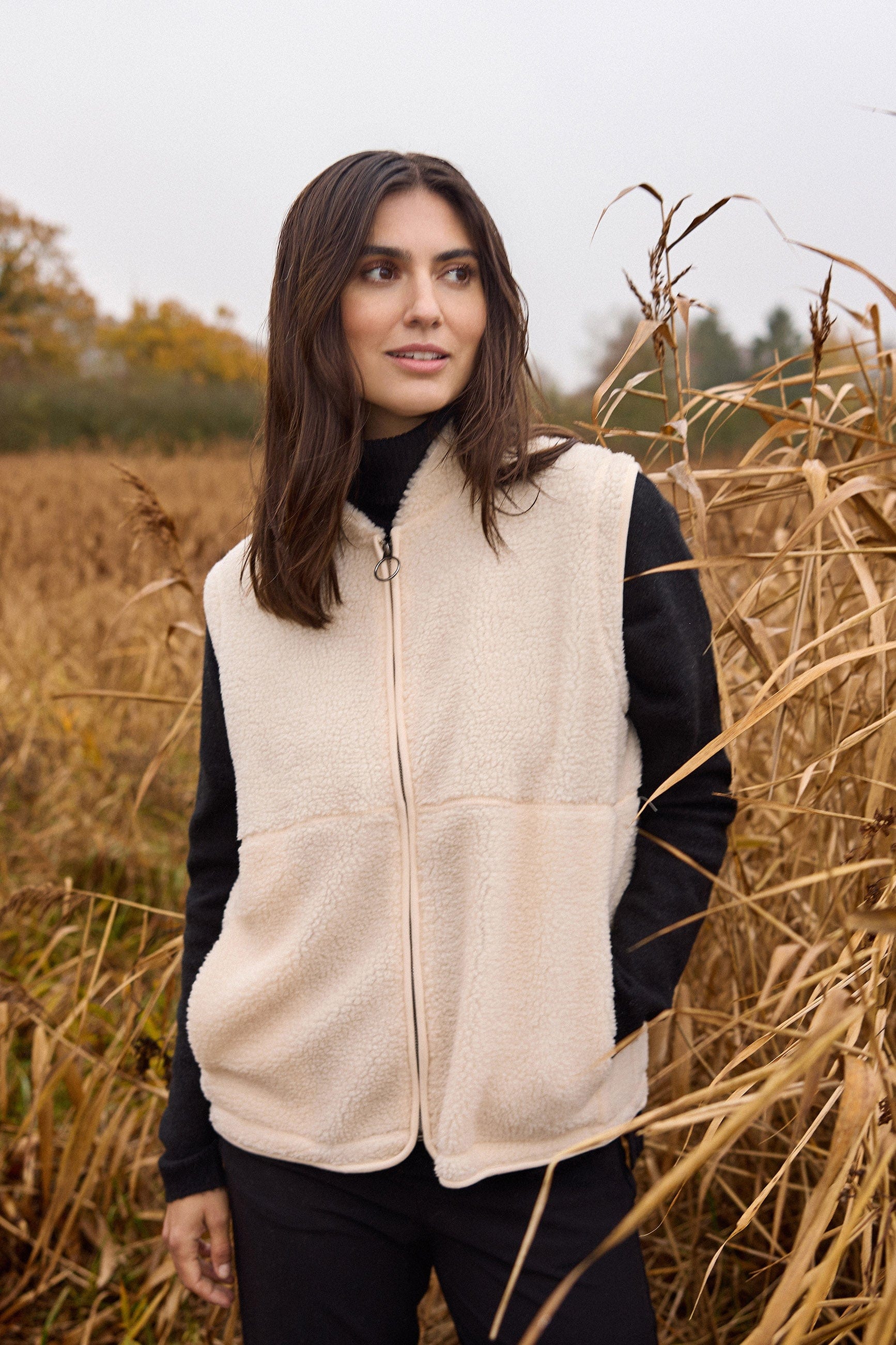 Onyx Fleece Gilet - Cream - Image 2