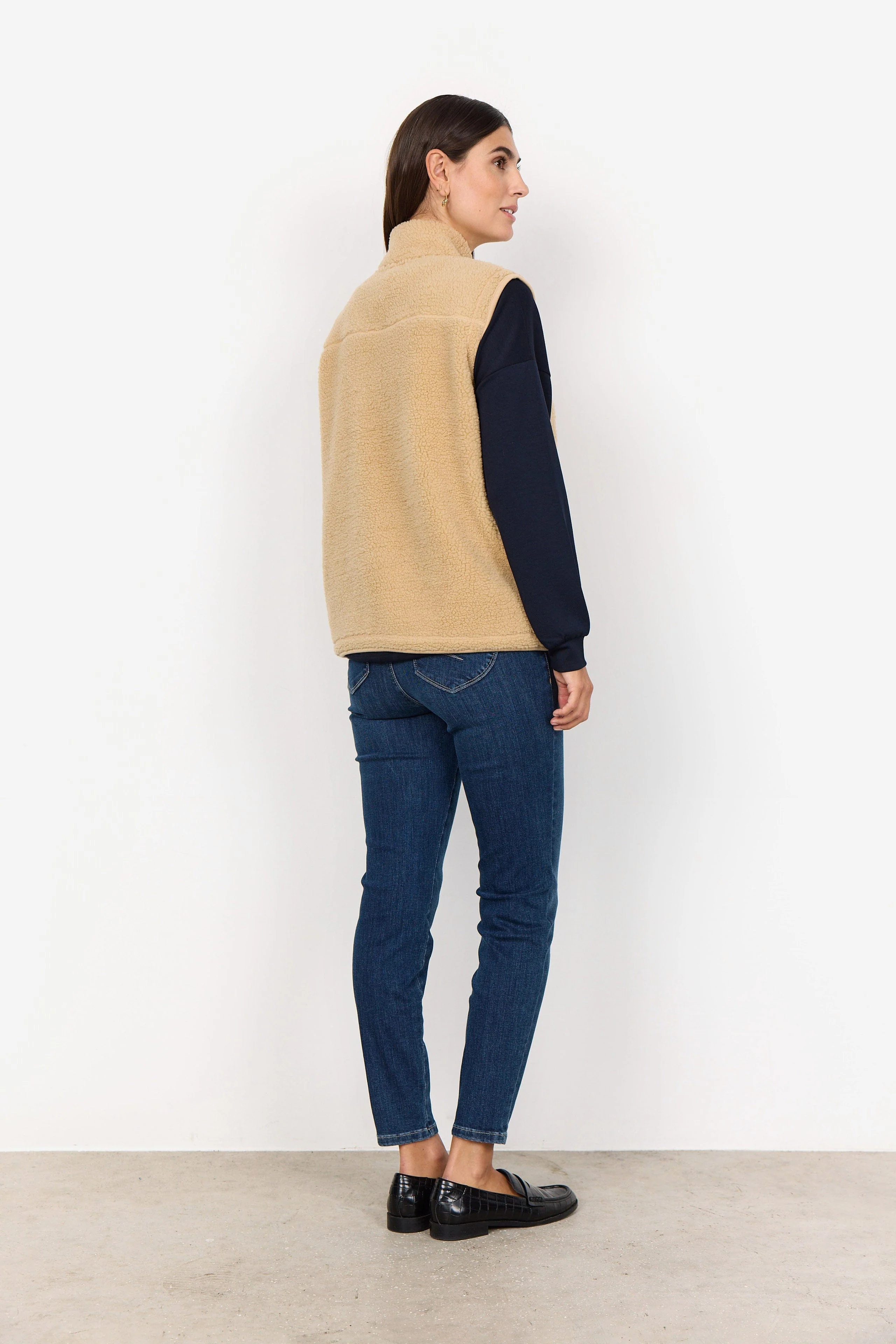 Onyx Fleece Gilet - Sand - Image 3