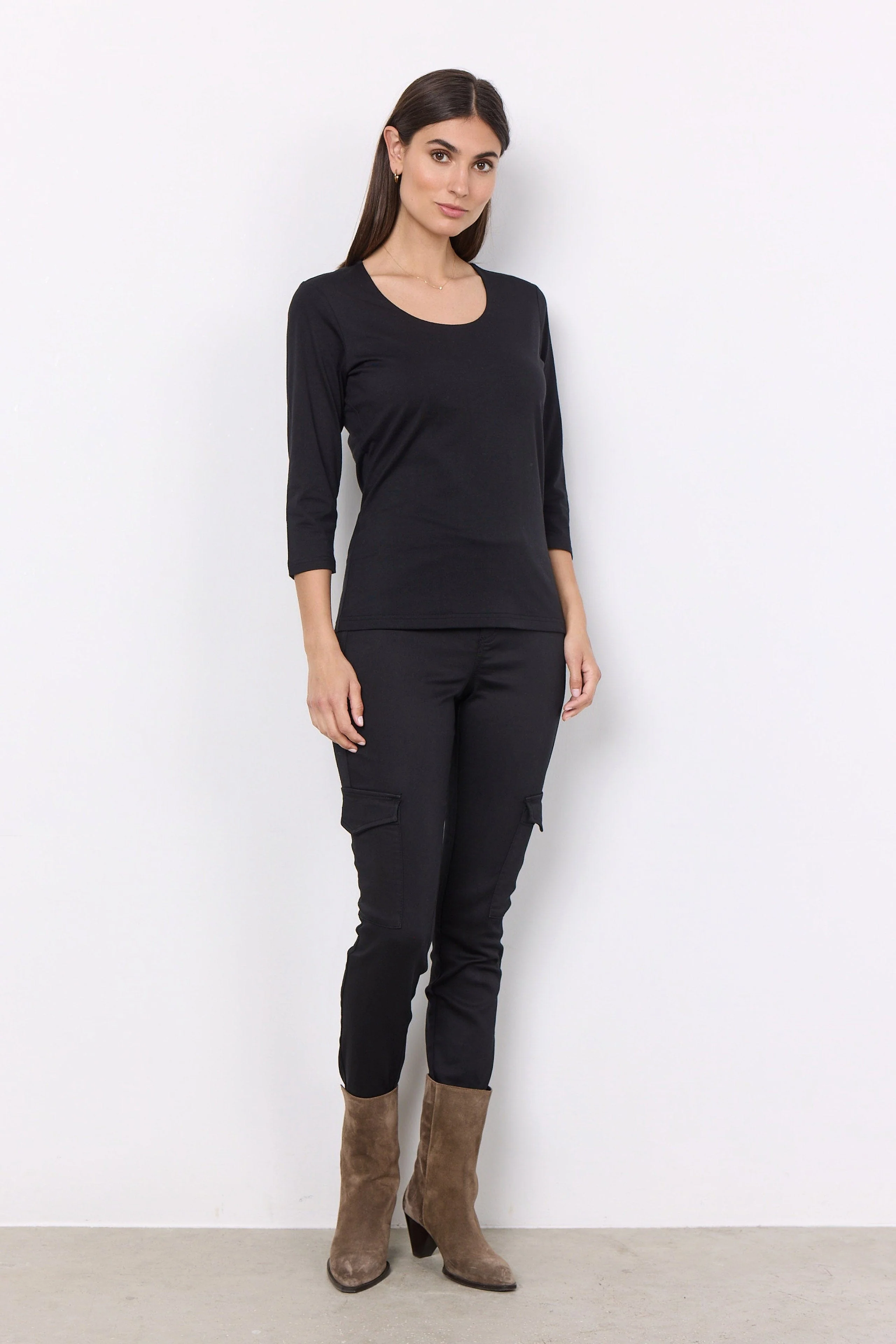 Pylle Plain 3/4 Sleeve Top - Black - Image 3