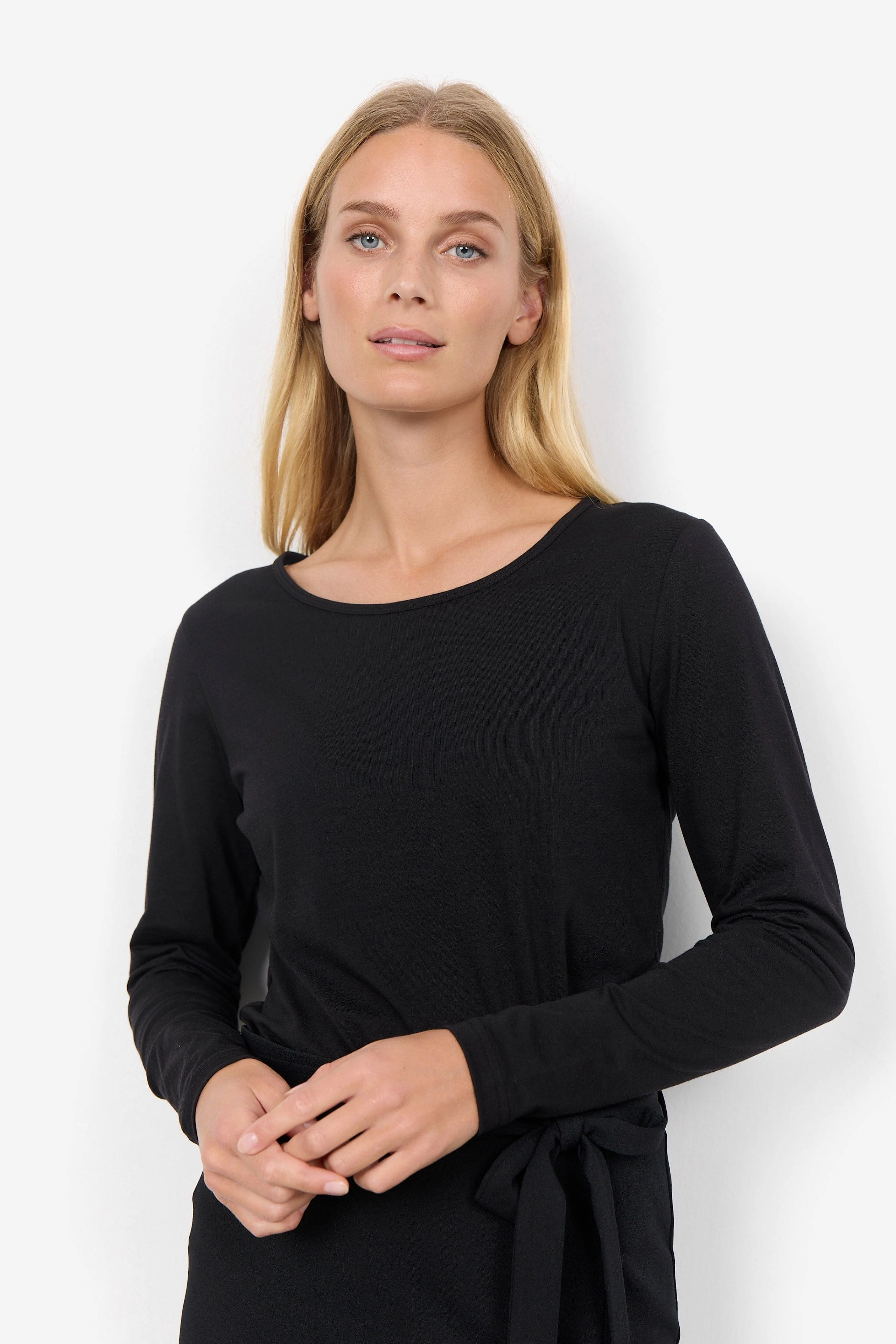 Pylle Plain Long Sleeve Top - Black - Image 2