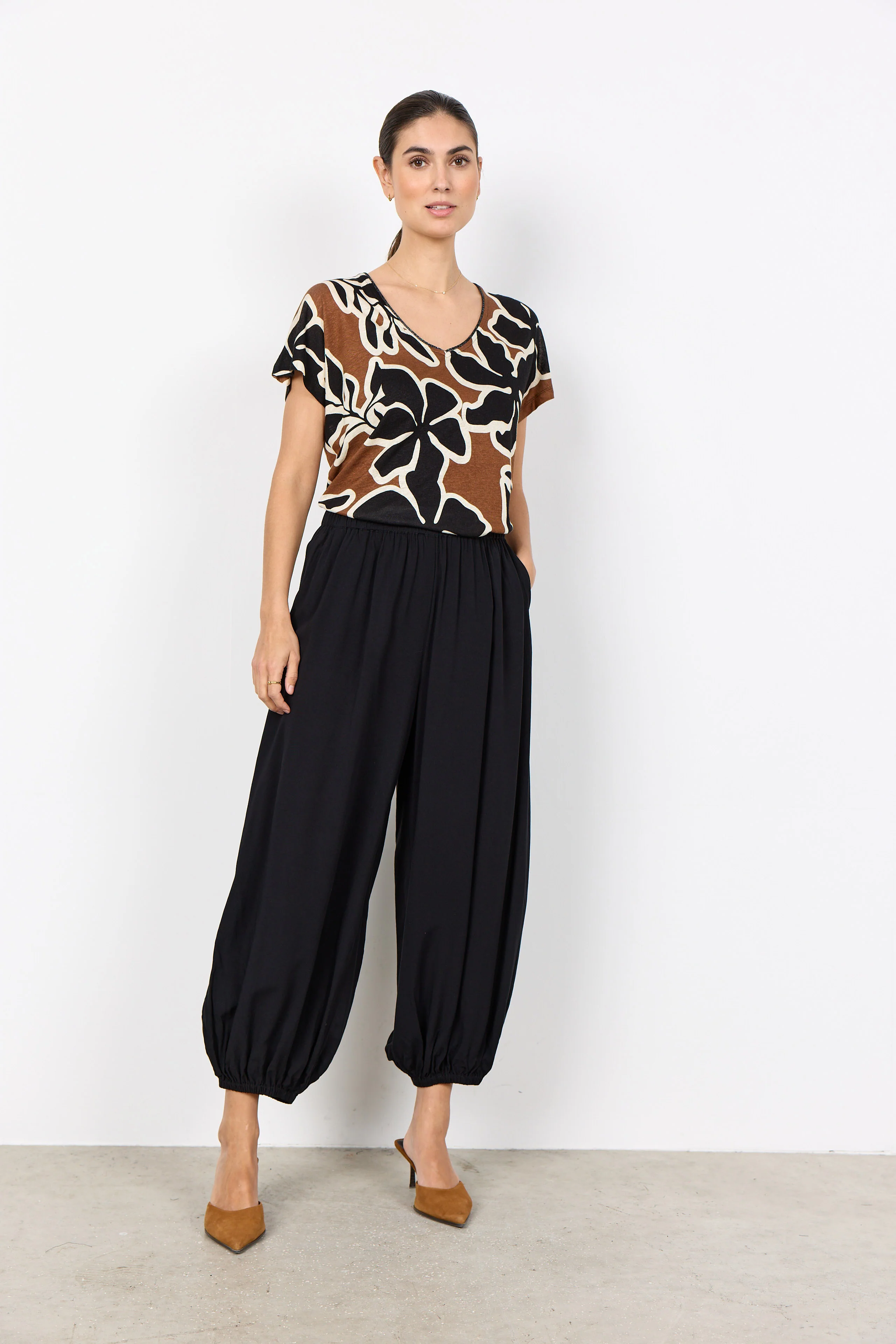 Radia Trousers - Black - Image 2