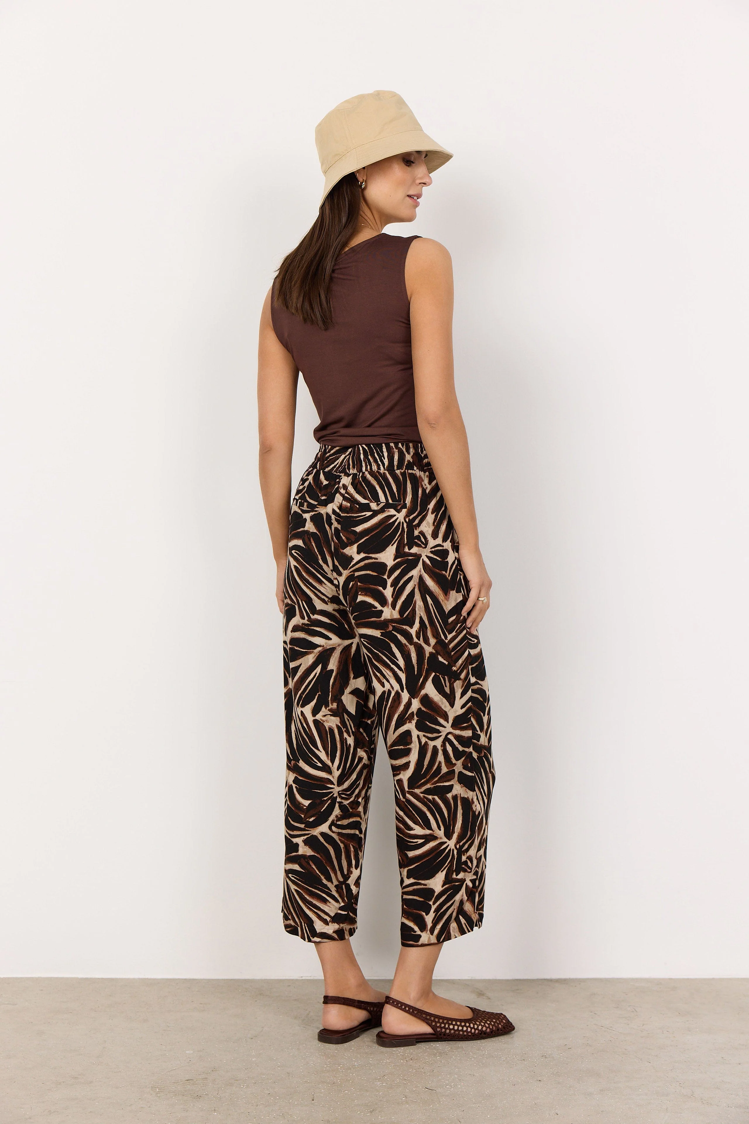 Roksana Leaf Print Cropped Trousers - Hot Fudge Combi - Image 3