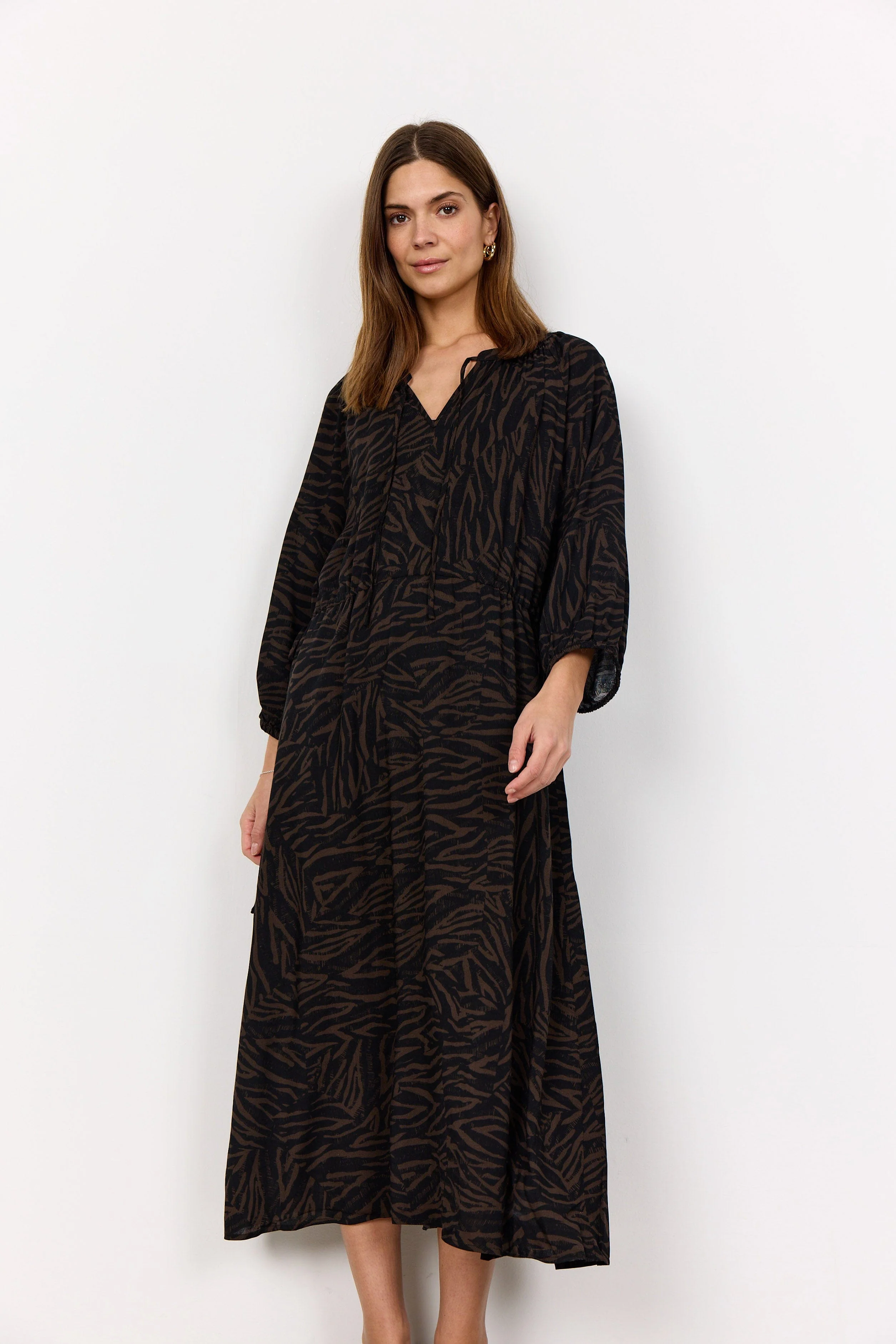 Sade Tie Neck Midi Dress - Hot Fudge Combi - Image 6