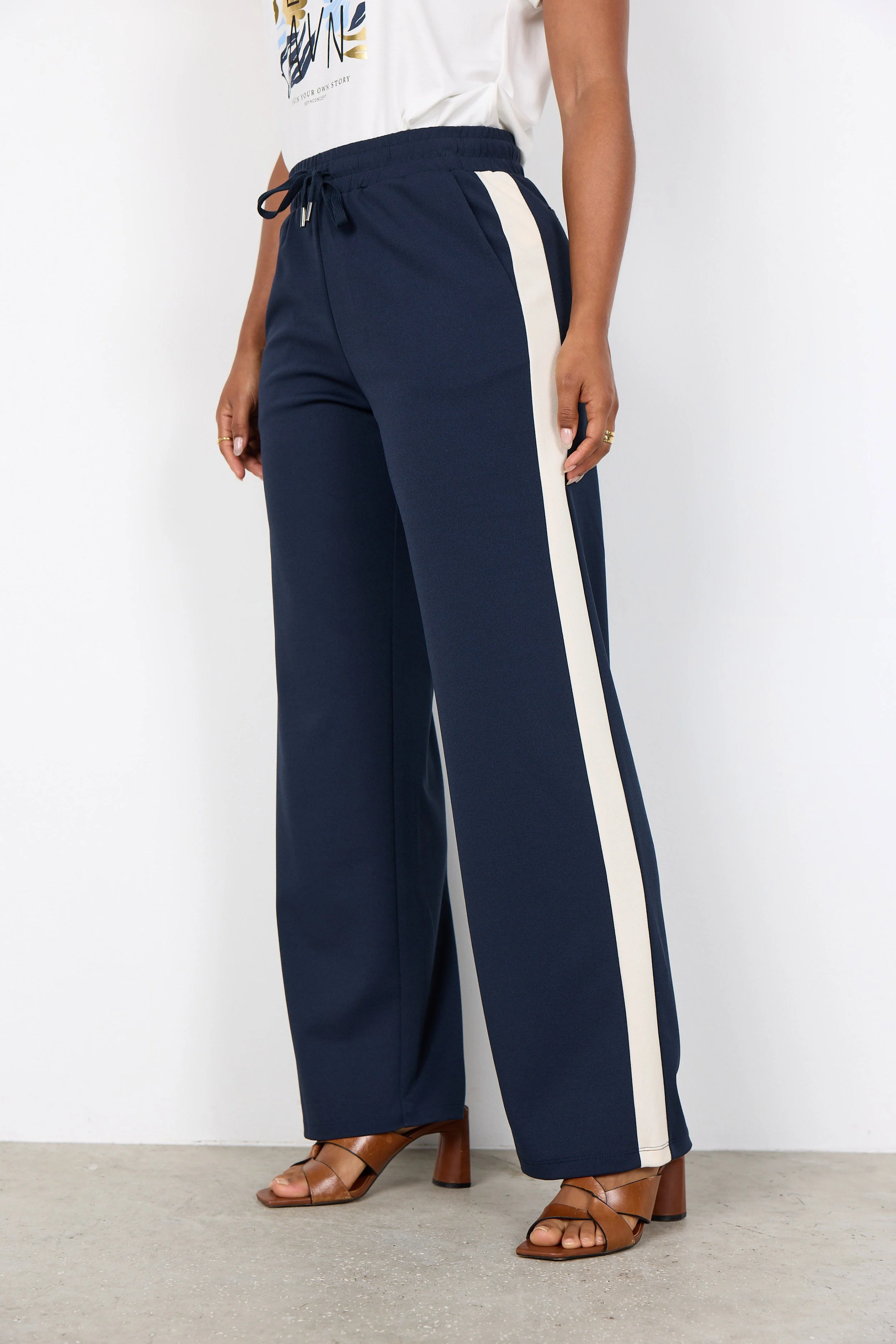 Siham Contrast Elasticated Waist Straight Leg - Navy Combi - Image 2