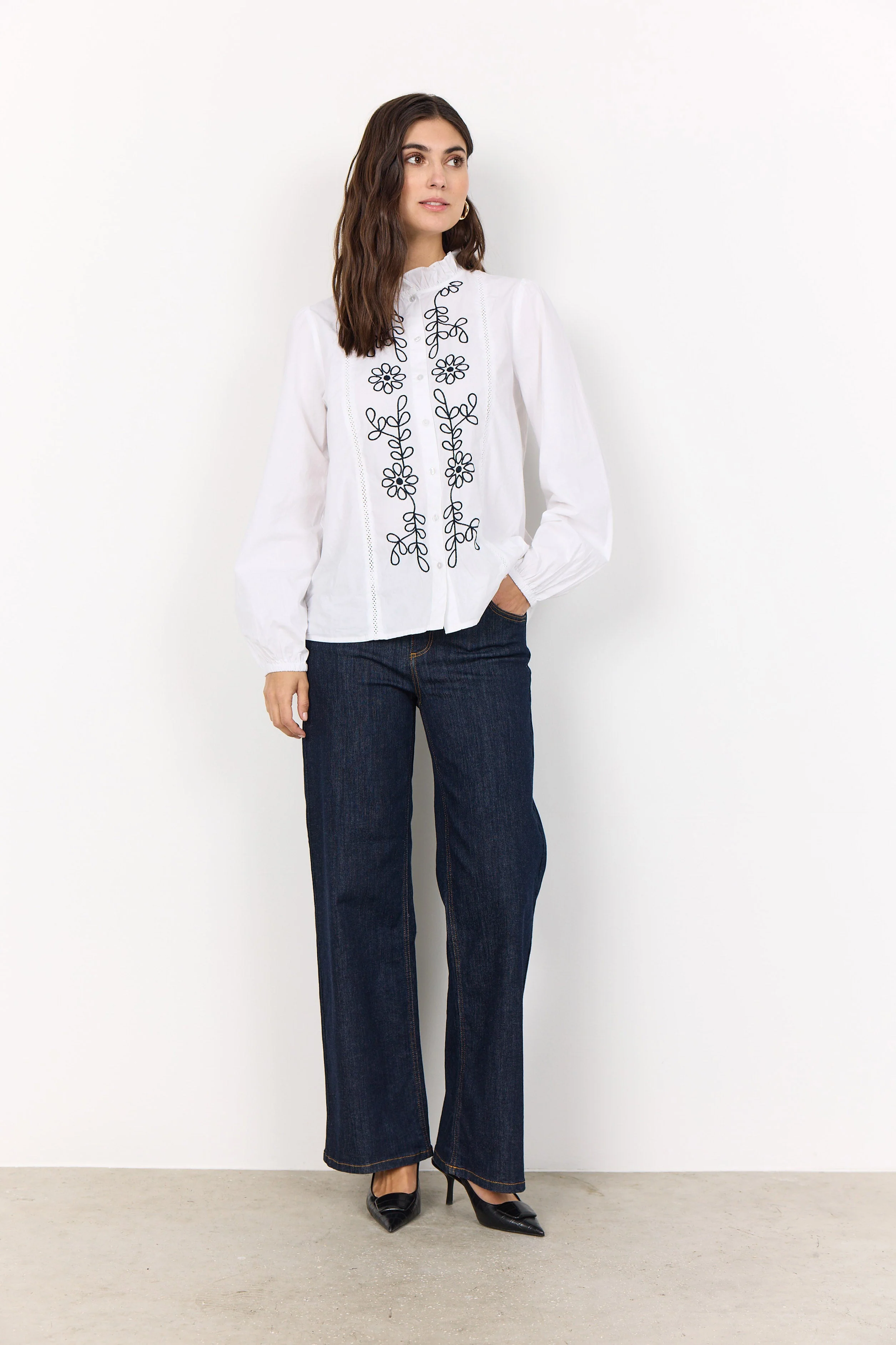 Vinca Embroidered Shirt - White/Black - Image 4