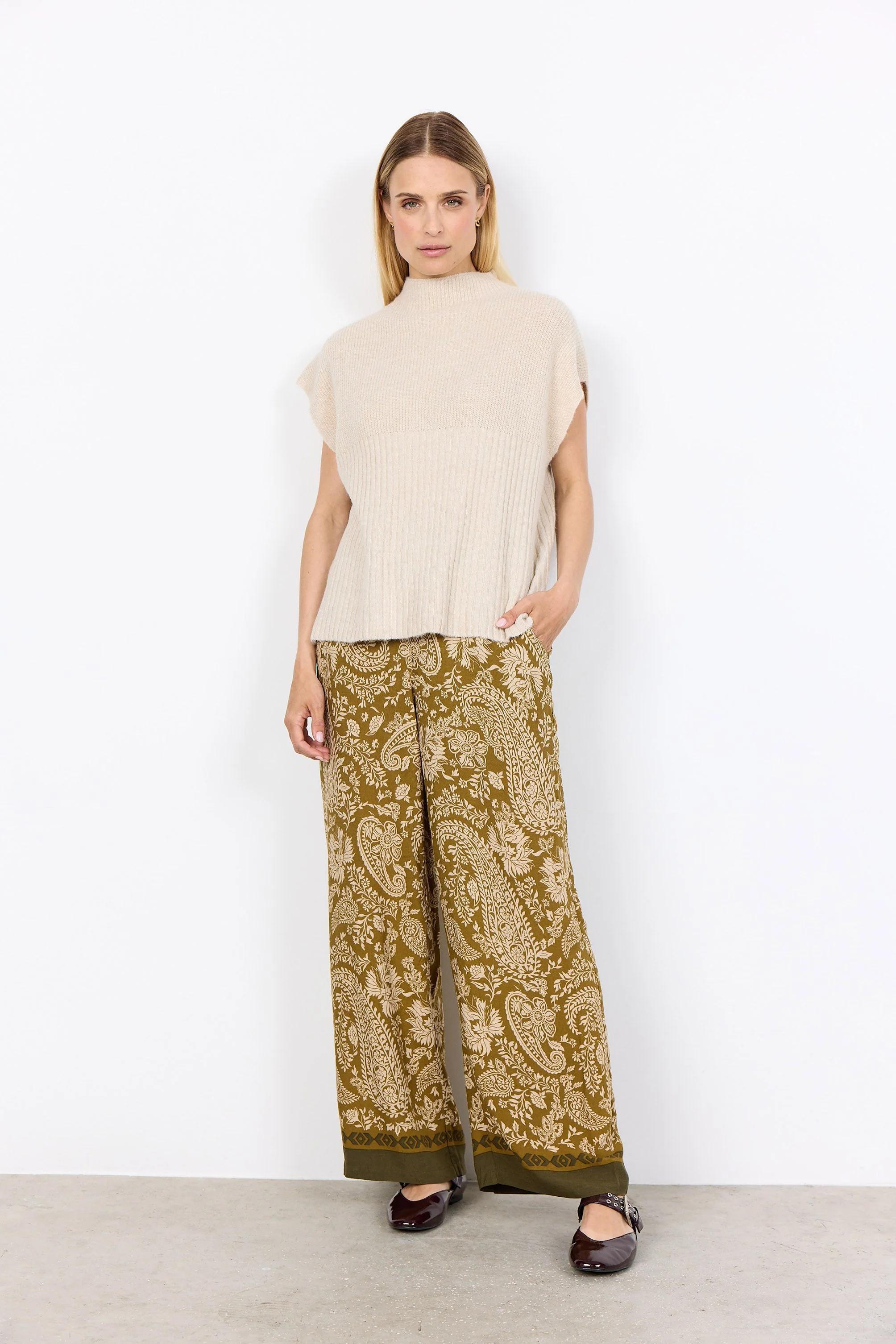 Virginia Knitted Drop Shoulder Jumper - Cream Melange - Image 2